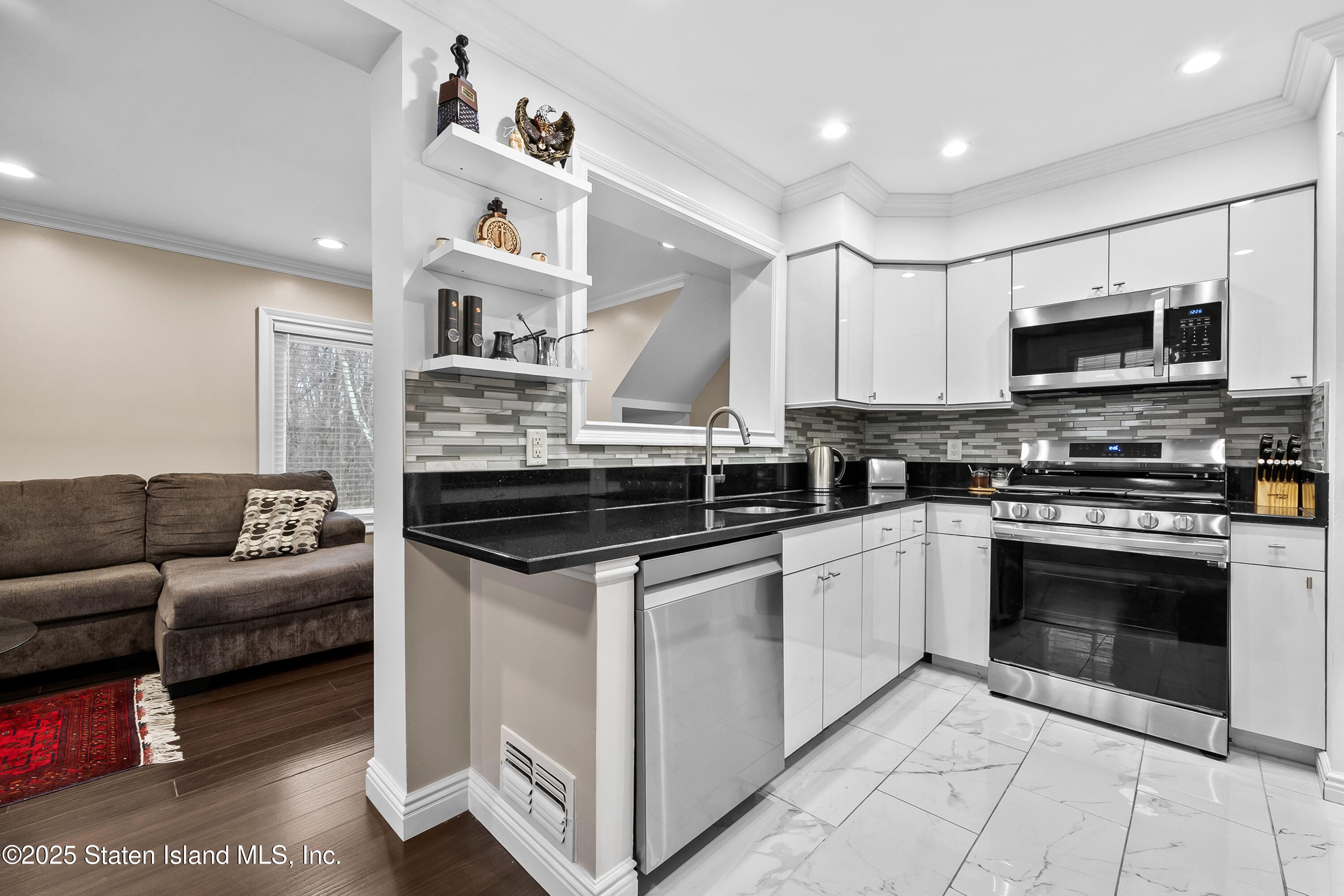 512 Ilyssa Way, Staten Island, NY, 10312 image 13