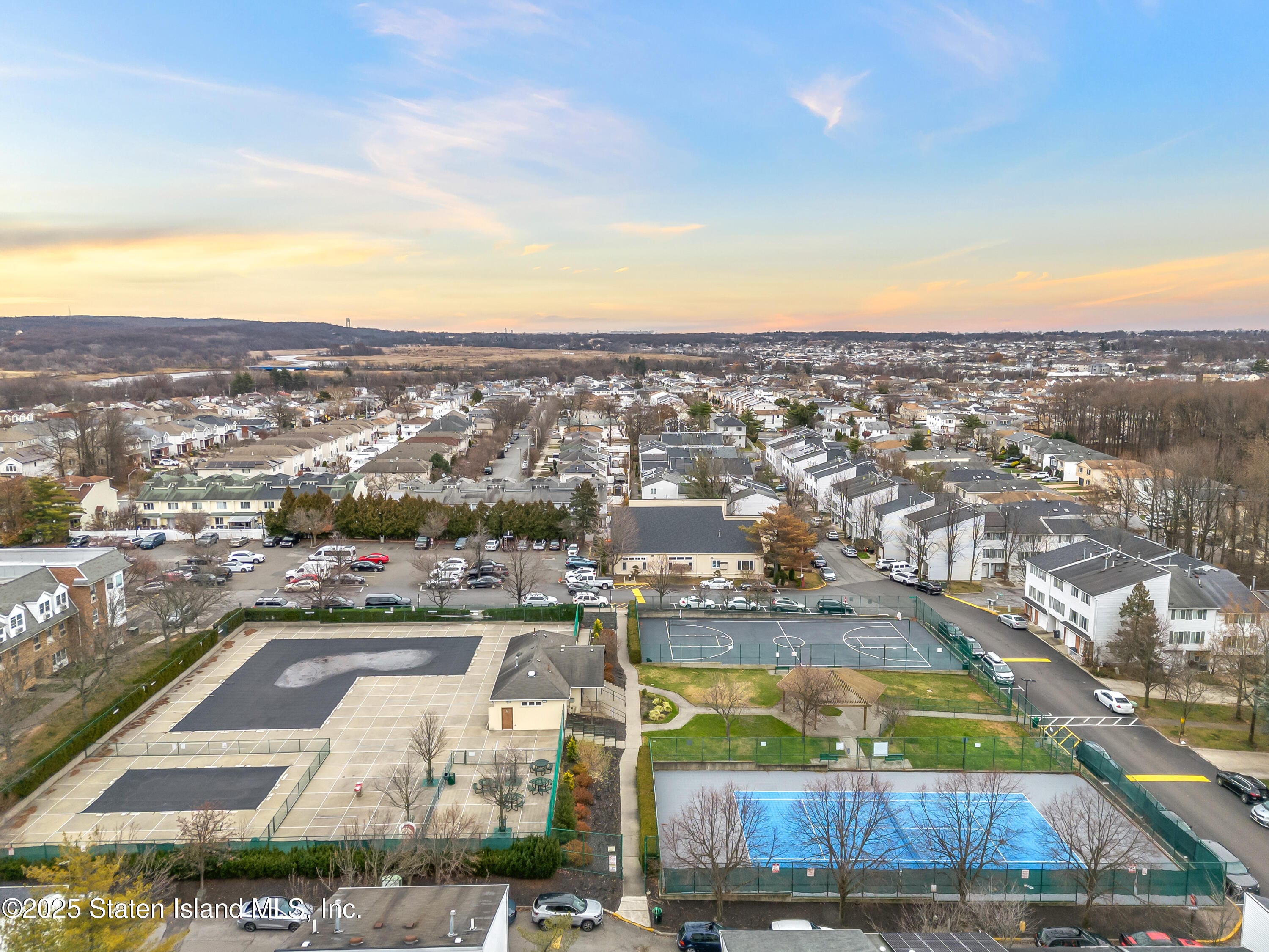 512 Ilyssa Way, Staten Island, NY, 10312 image 28