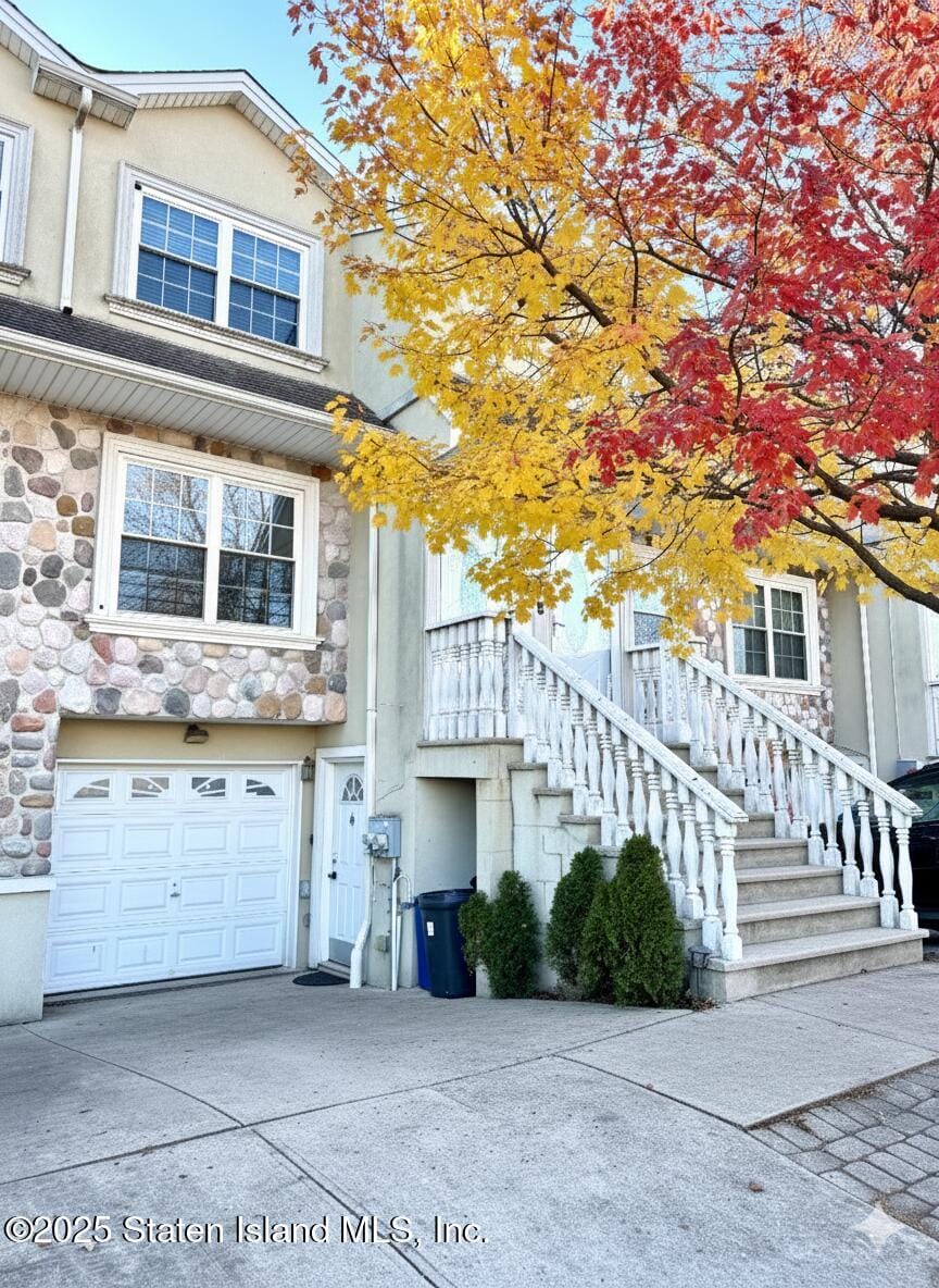 74 Dartmouth Loop Image 1