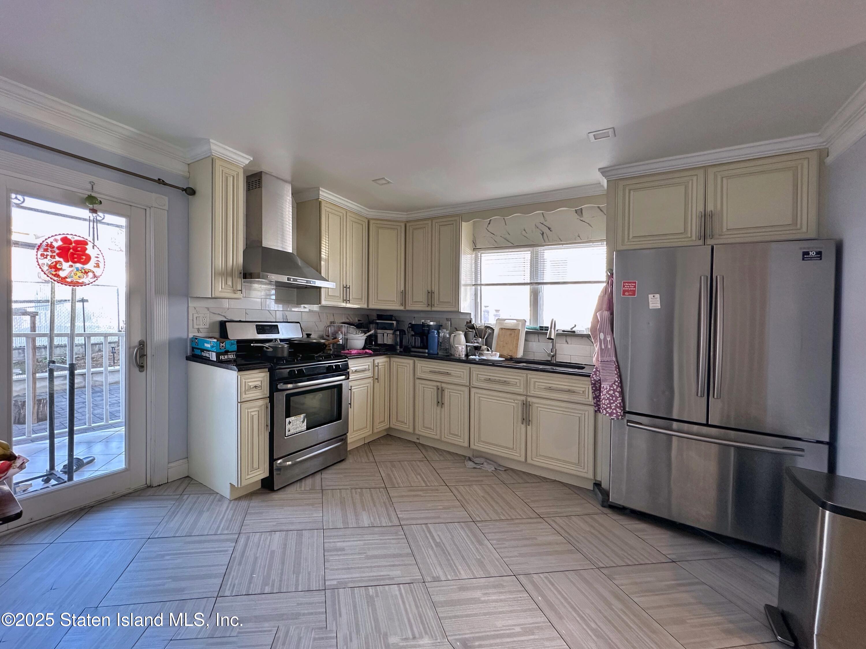 11 Father Capodanno Boulevard, Staten Island, NY, 10305 image 7