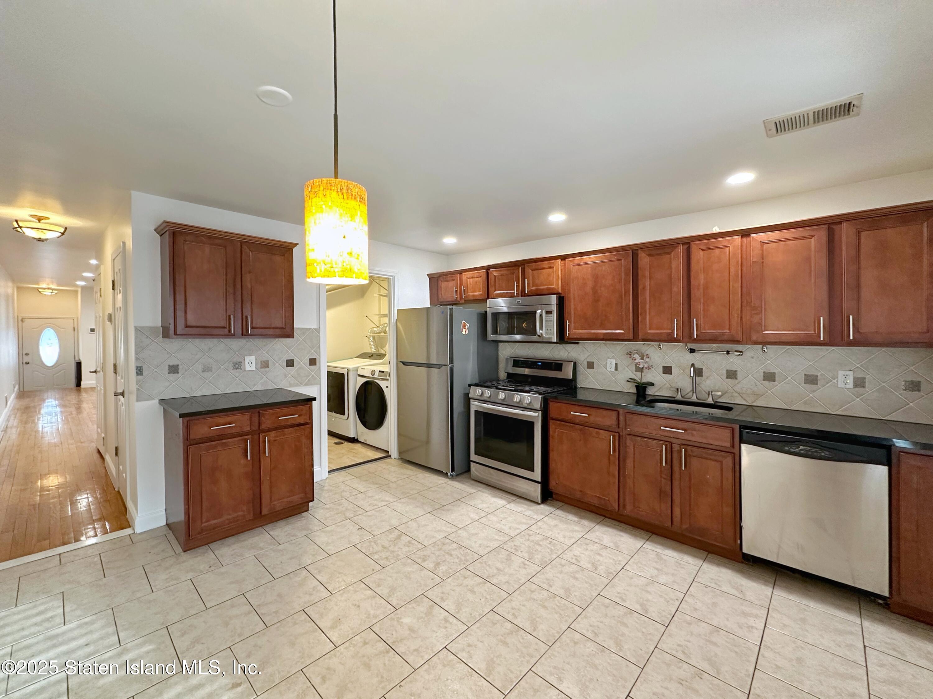 74 Dartmouth Loop, Staten Island, NY, 10306 image 8