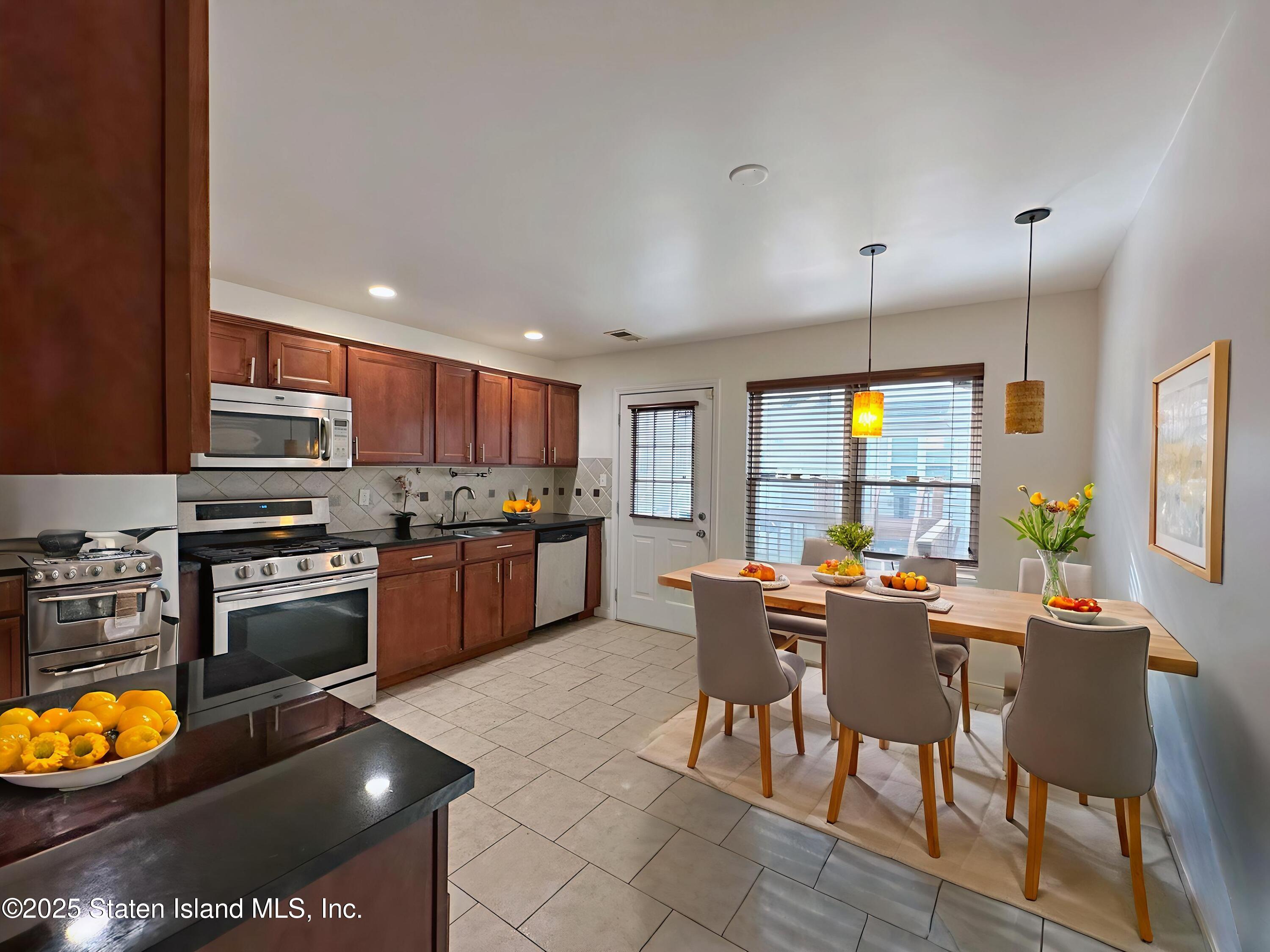 74 Dartmouth Loop, Staten Island, NY, 10306 image 6