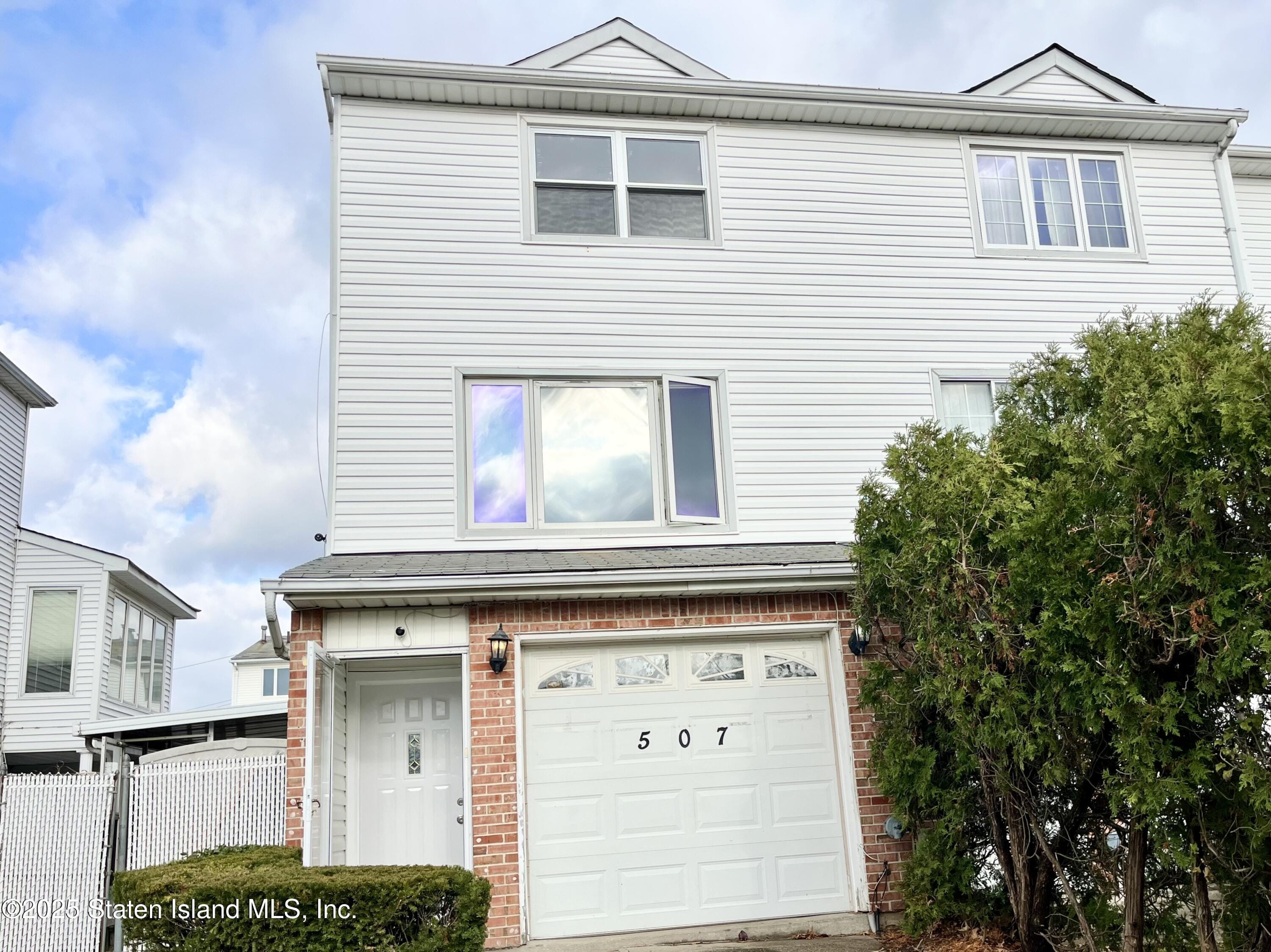 507 Buel Avenue Image 1