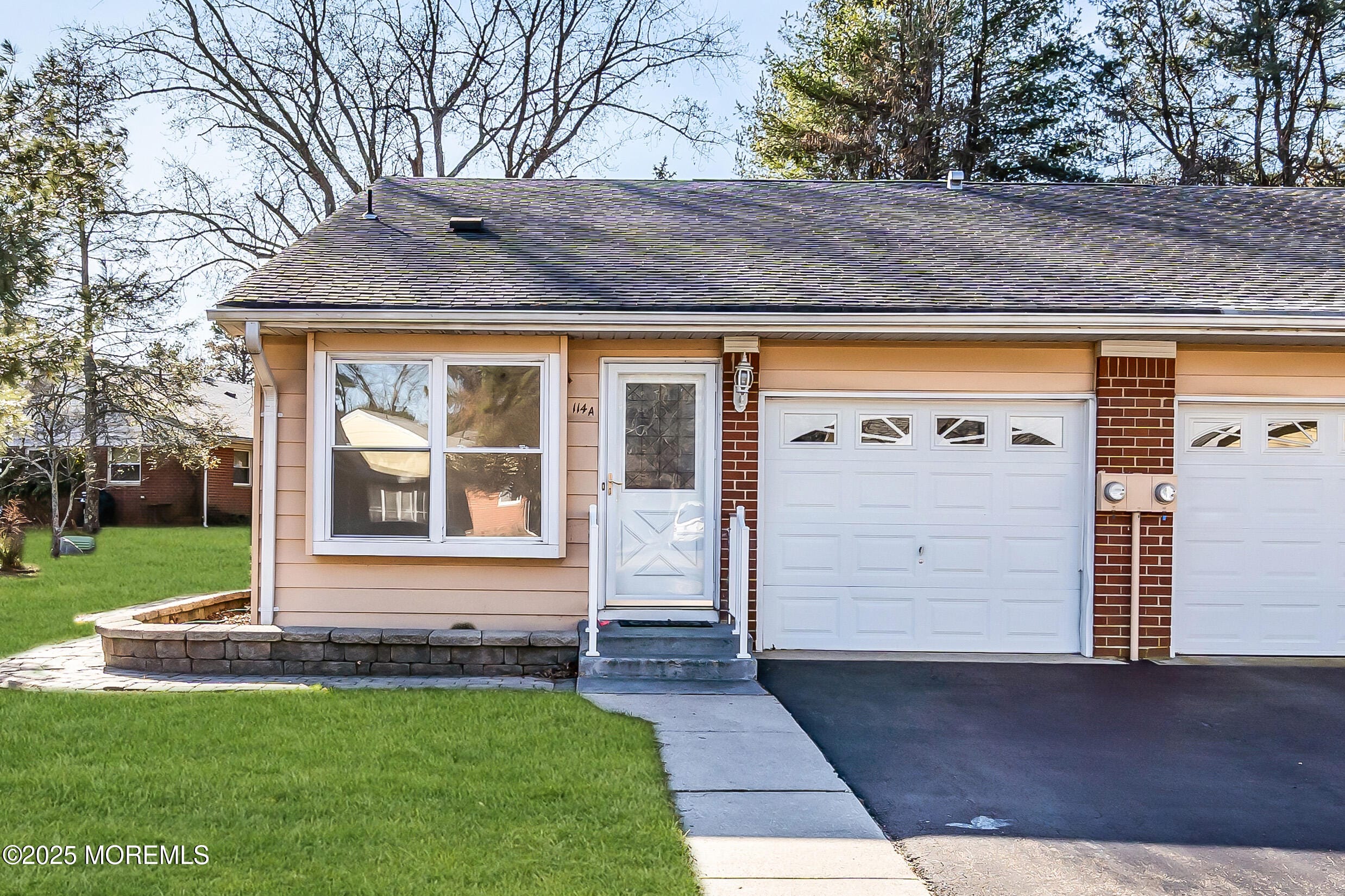 114A Hudson Parkway Image 1