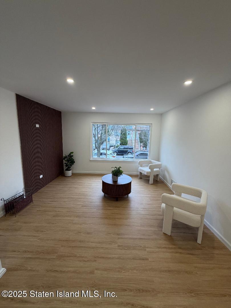 293 Wingham Street Image 4