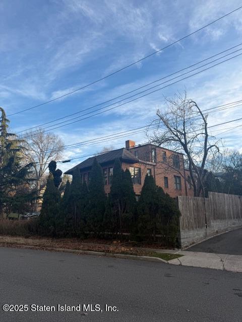 124 Bertha Place Image 5