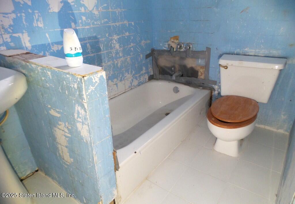 89 Park Hill Court, Staten Island, NY, 10304 image 9