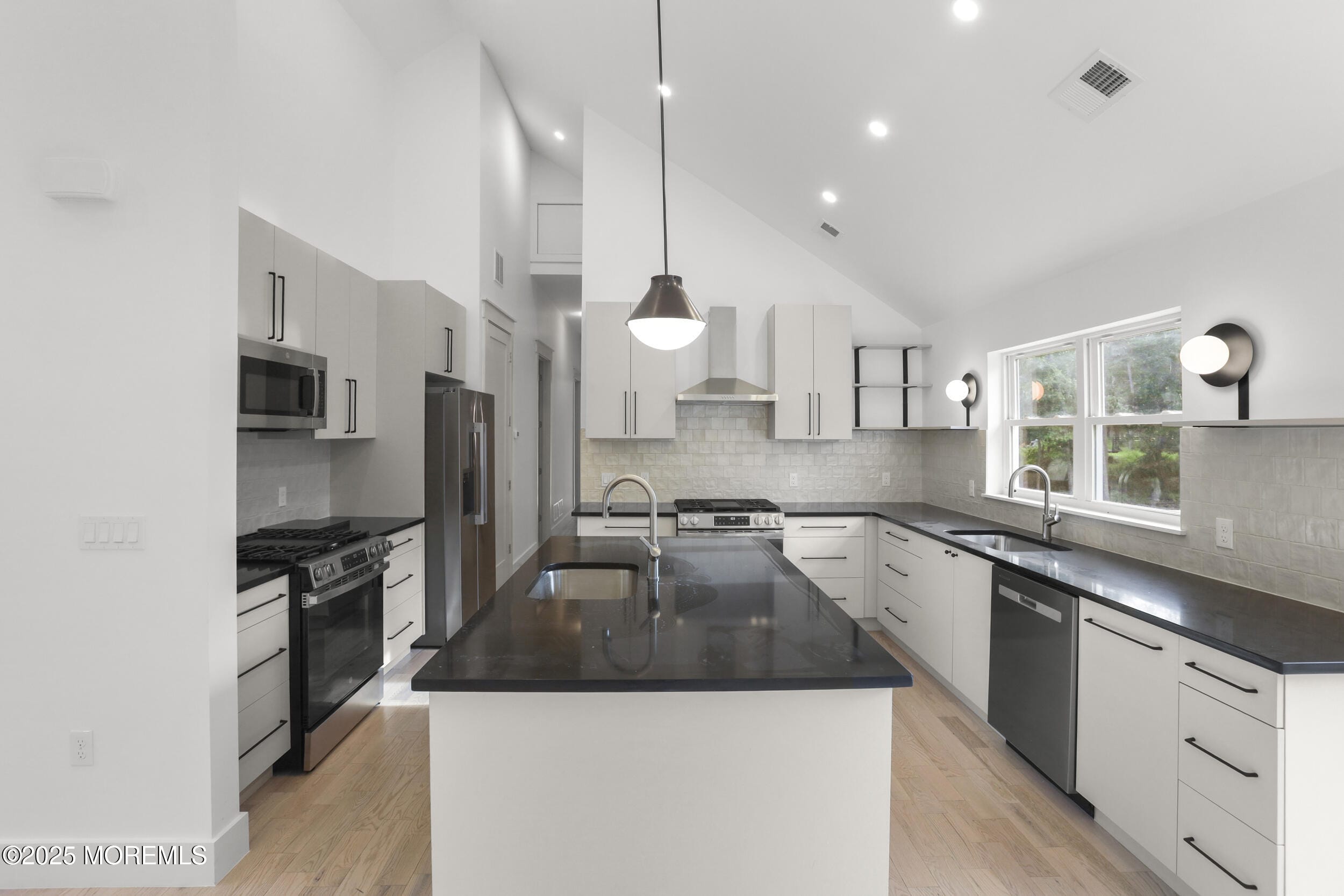 1405 Ridge Avenue Image 4