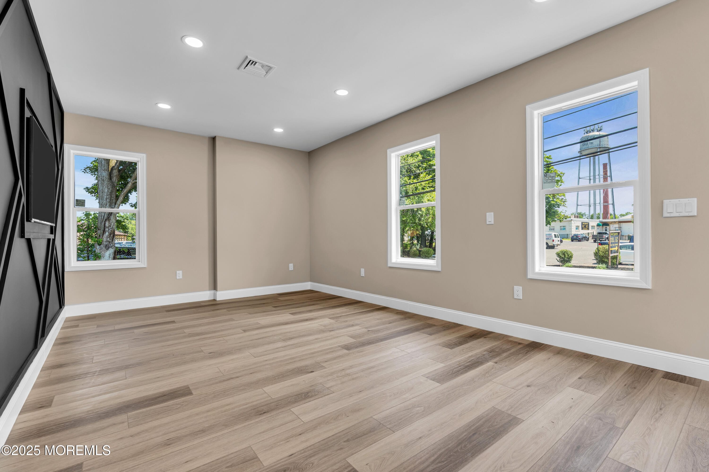 7 Tiger Lilly Court Image 4