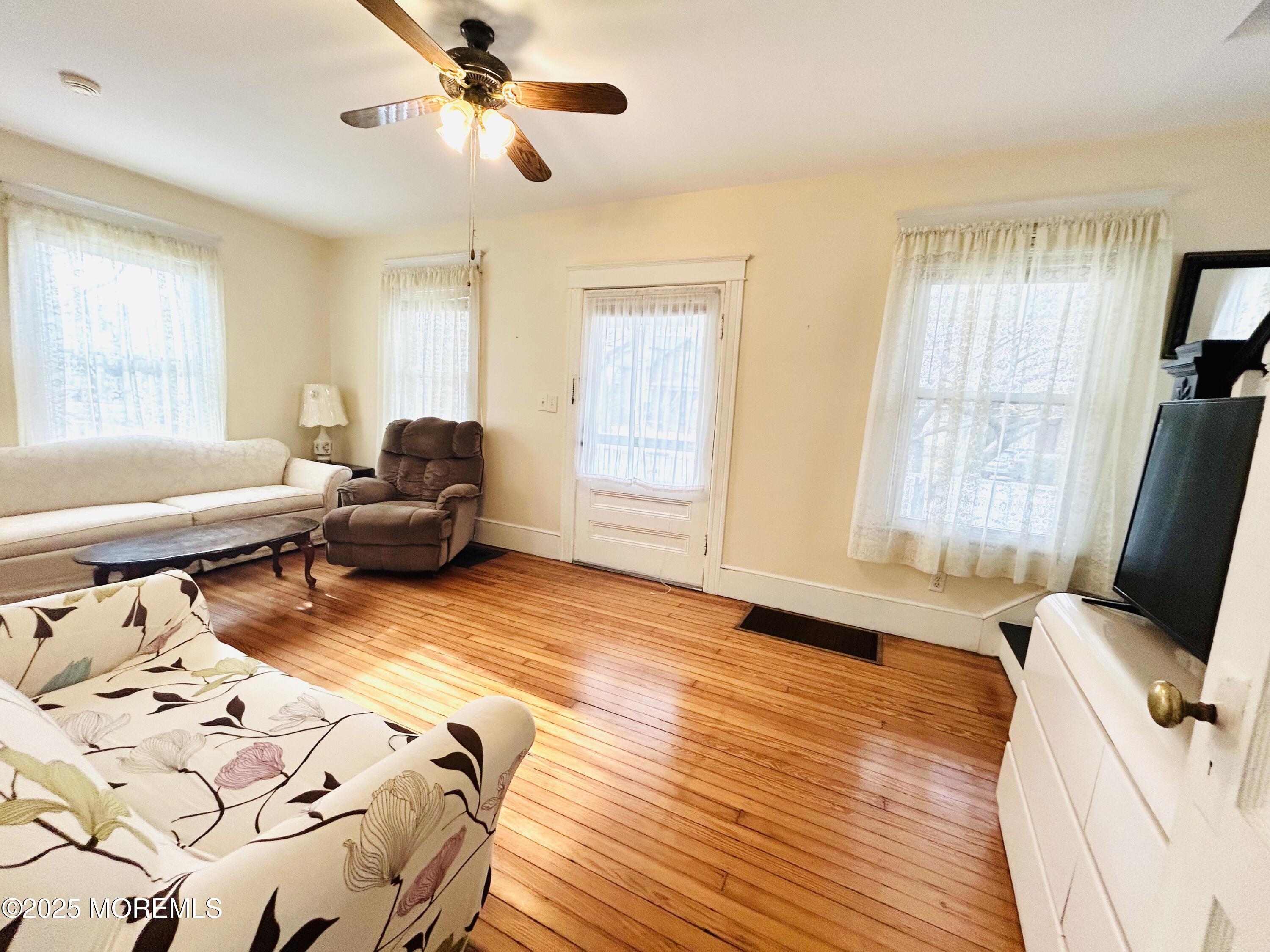 34 Rector Place Image 4