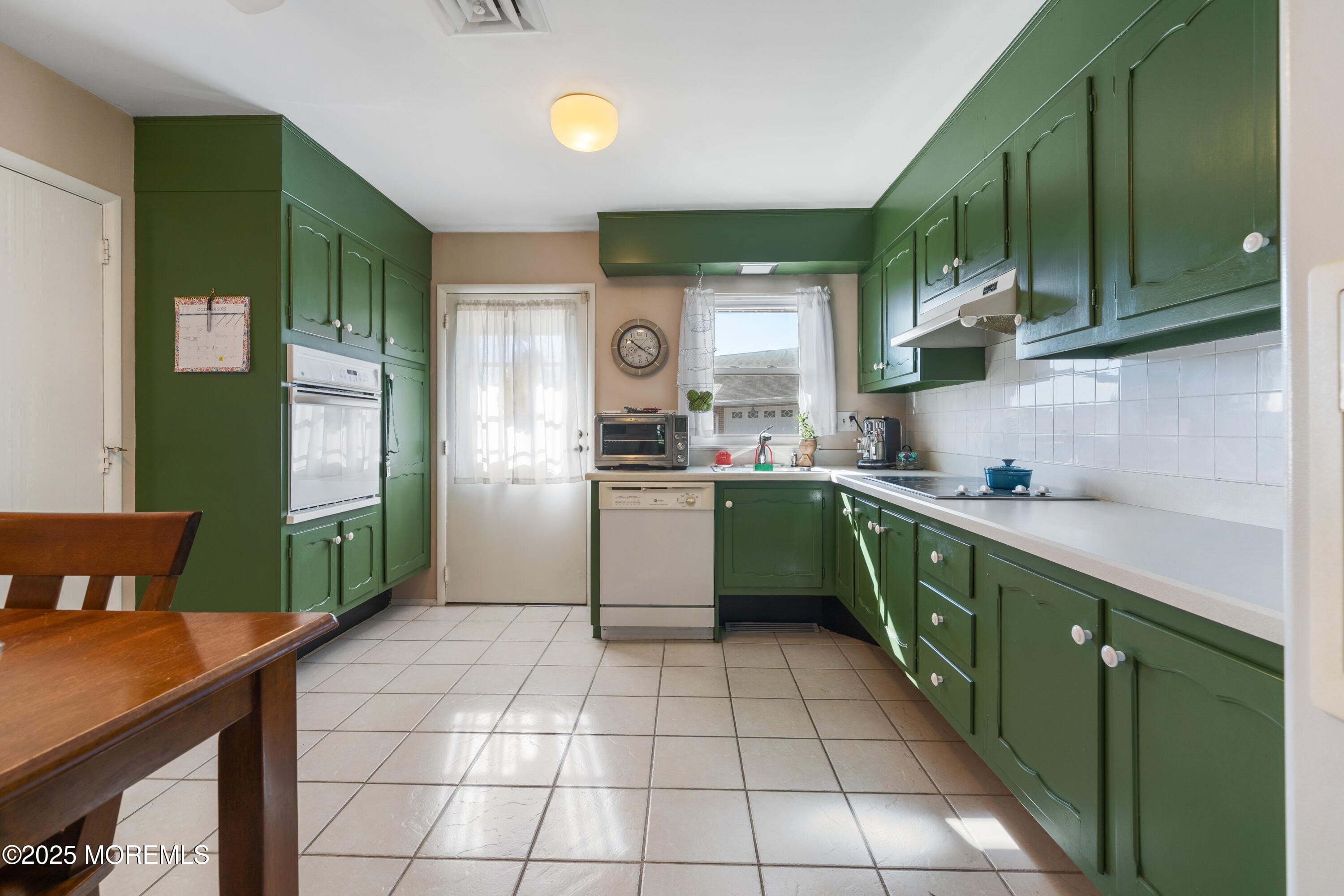 677 New Castle Court B Image 5