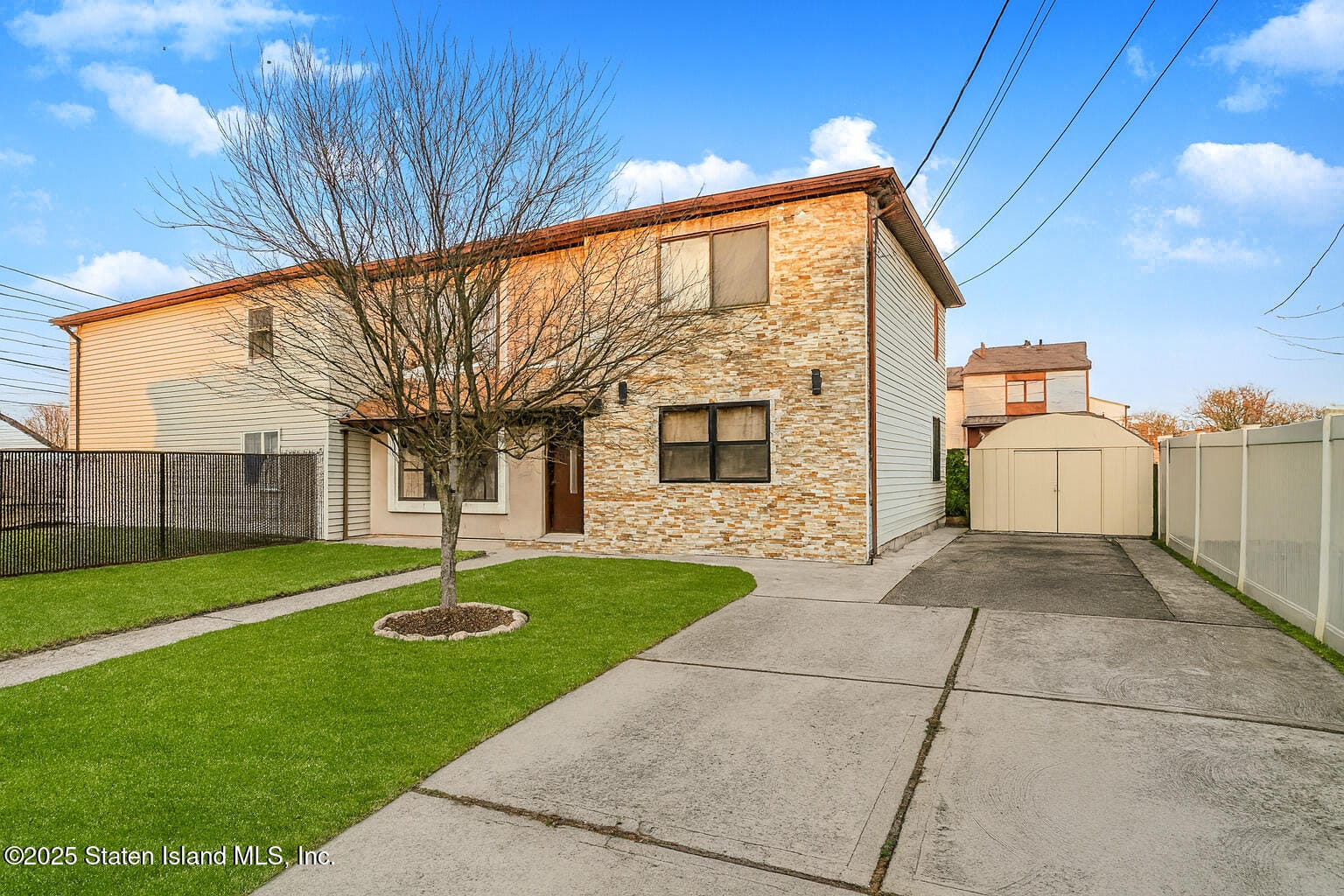 1069 Armstrong Avenue Image 1