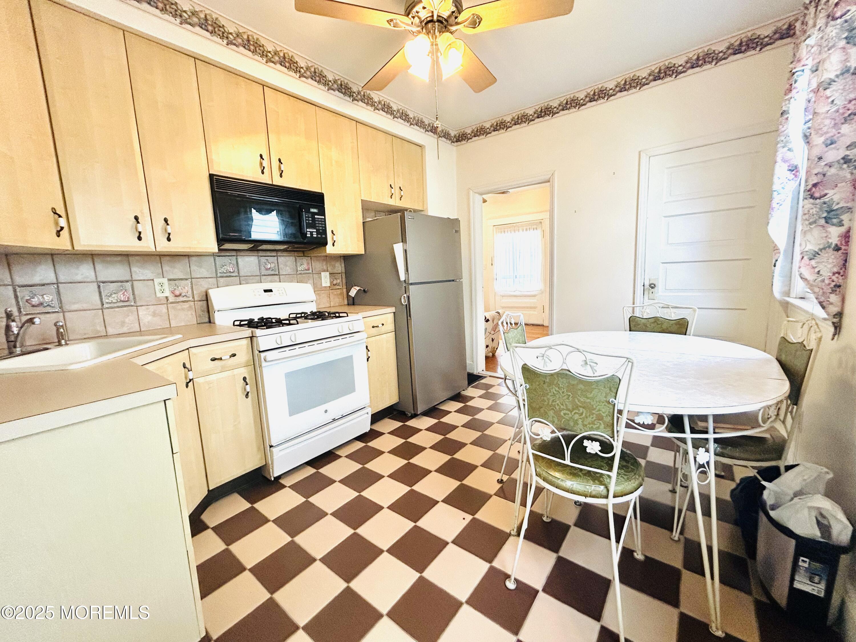 34 Rector Place, Red Bank, NJ, 07701 image 10