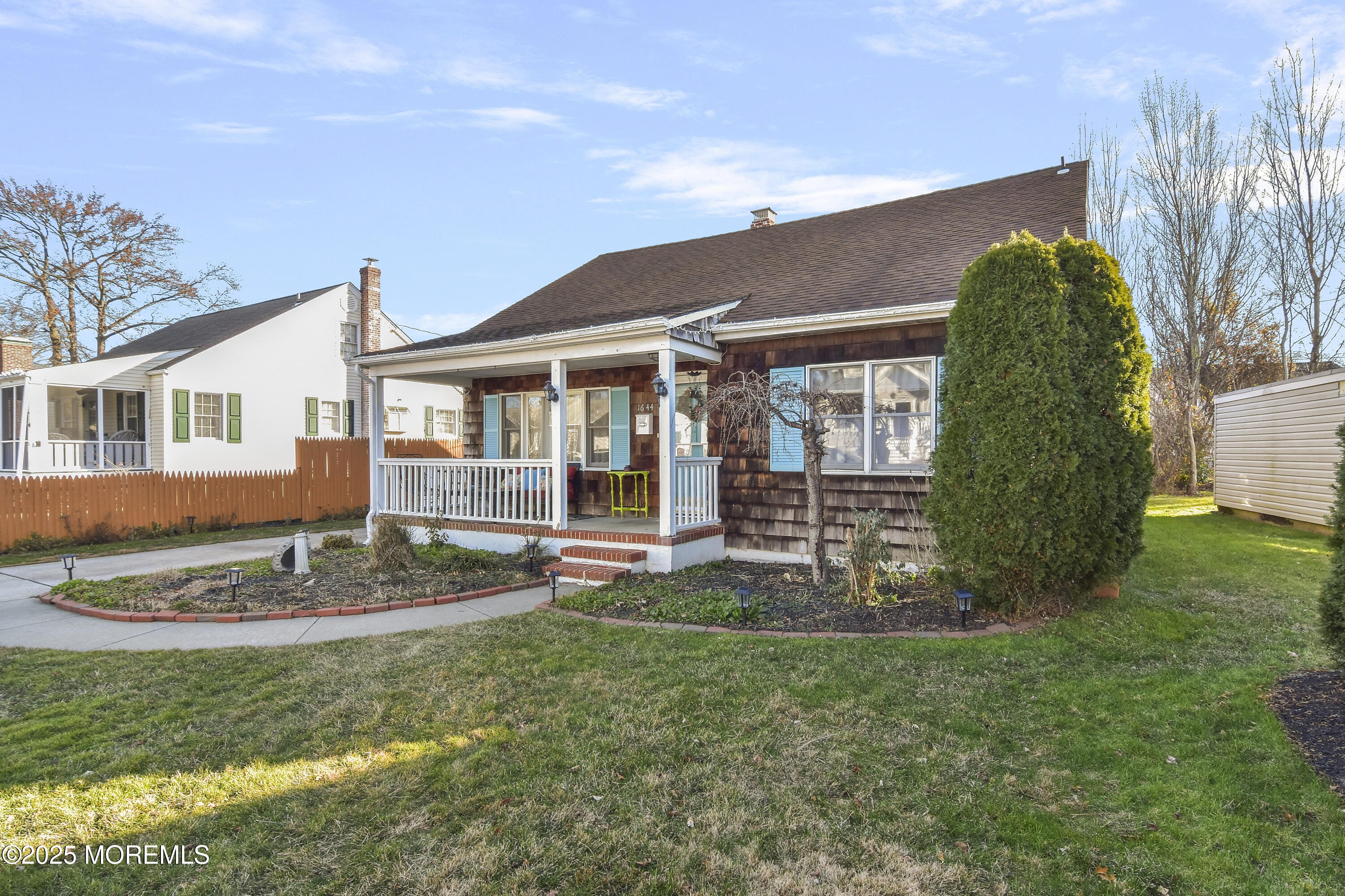 1644 Riverview Terrace Image 2