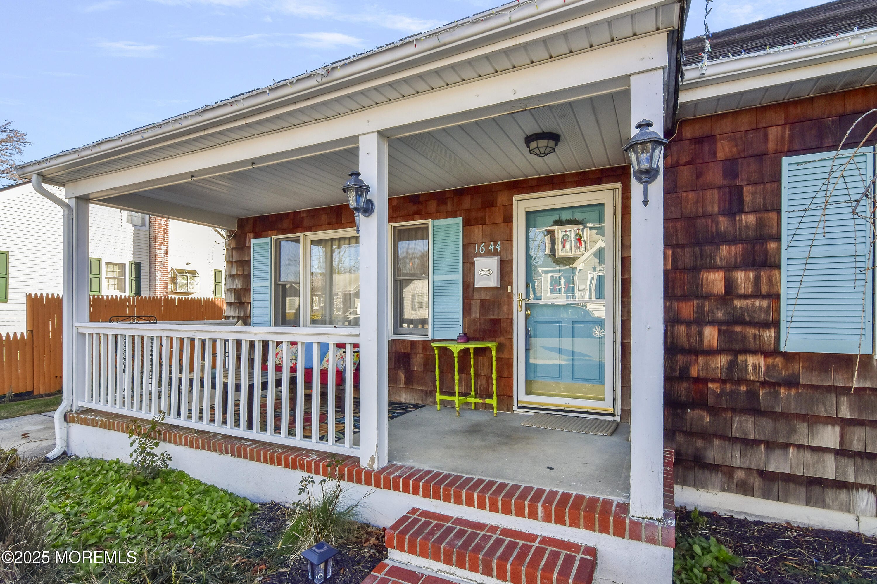 1644 Riverview Terrace Image 3