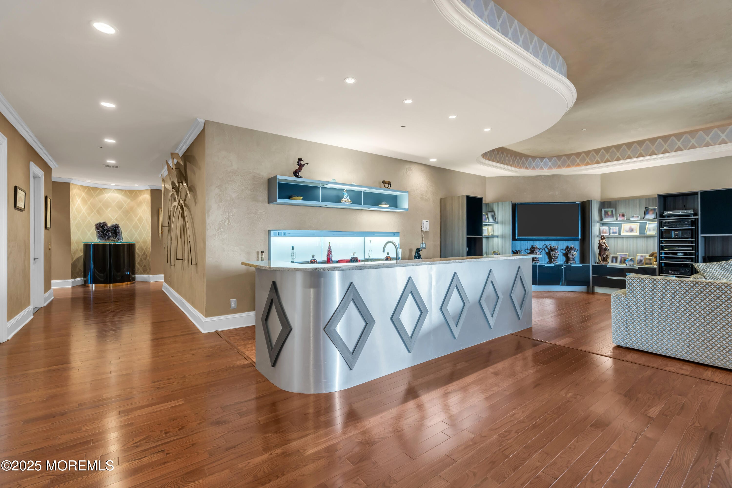 1041 Oval Road Image 5