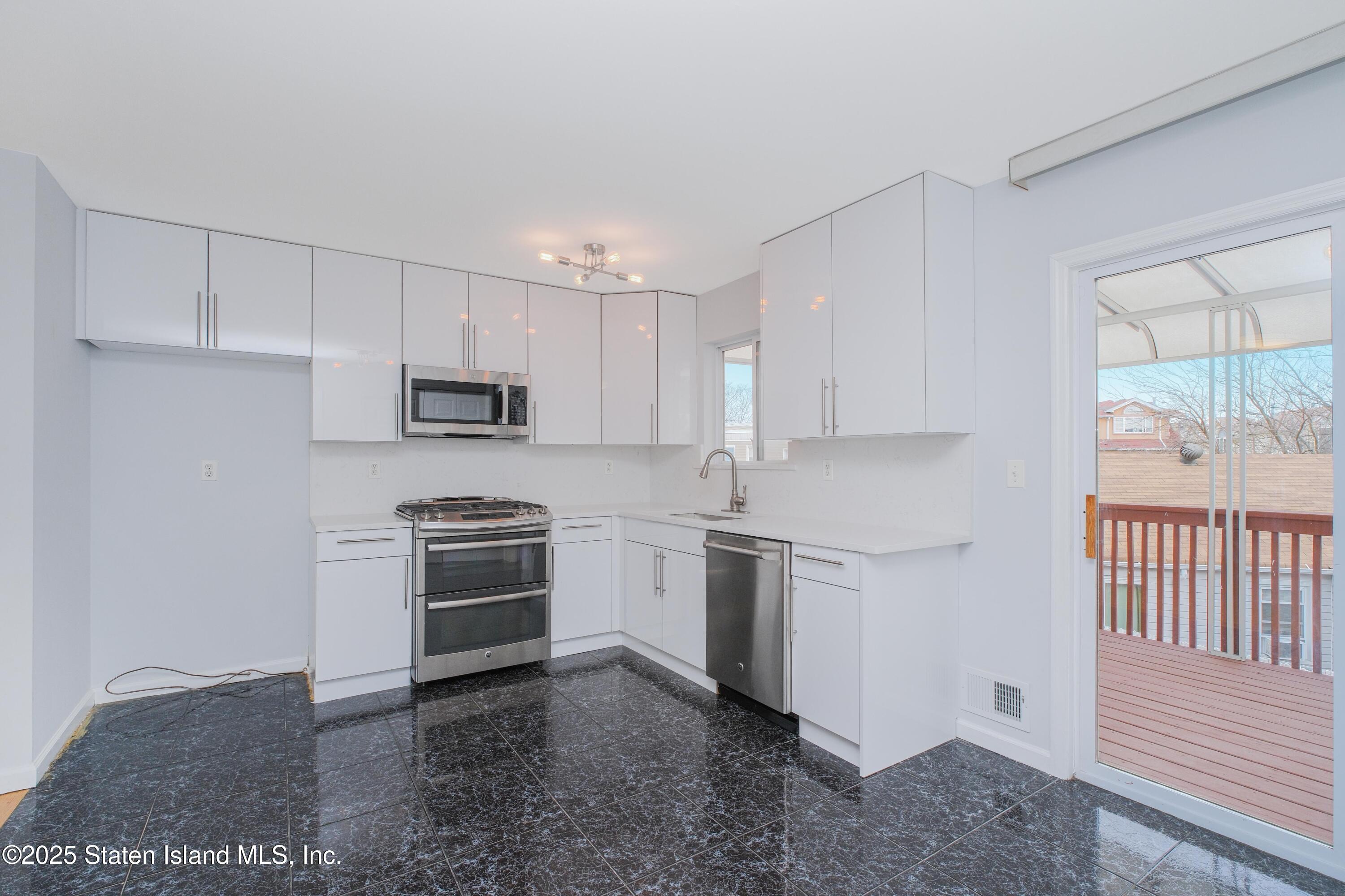 14 Ragazzi Lane, Staten Island, NY, 10305 image 11