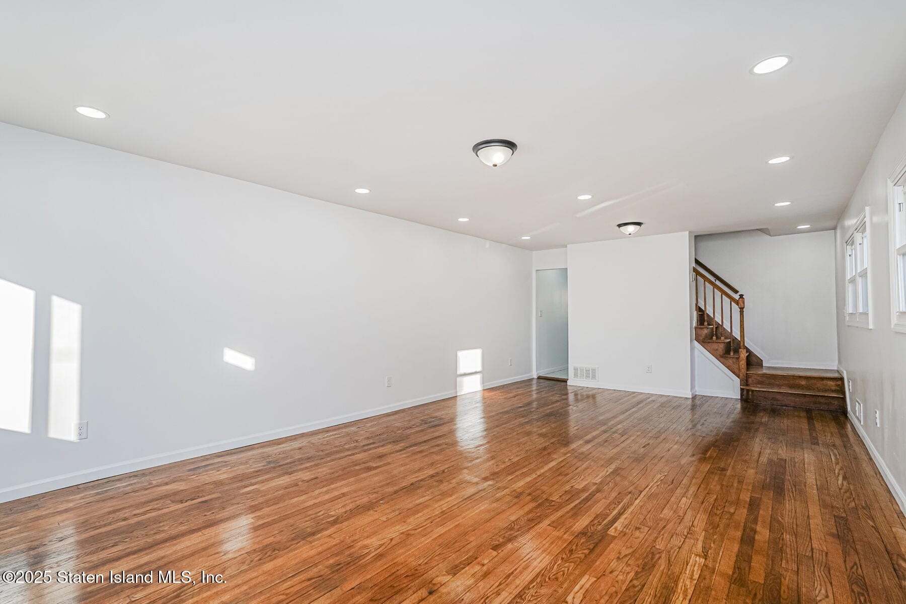 35 Bent Street Image 3