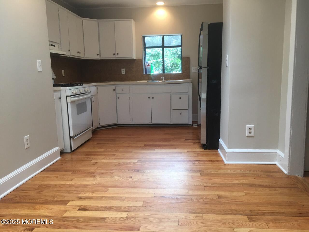 16 Leighton Place Image 5