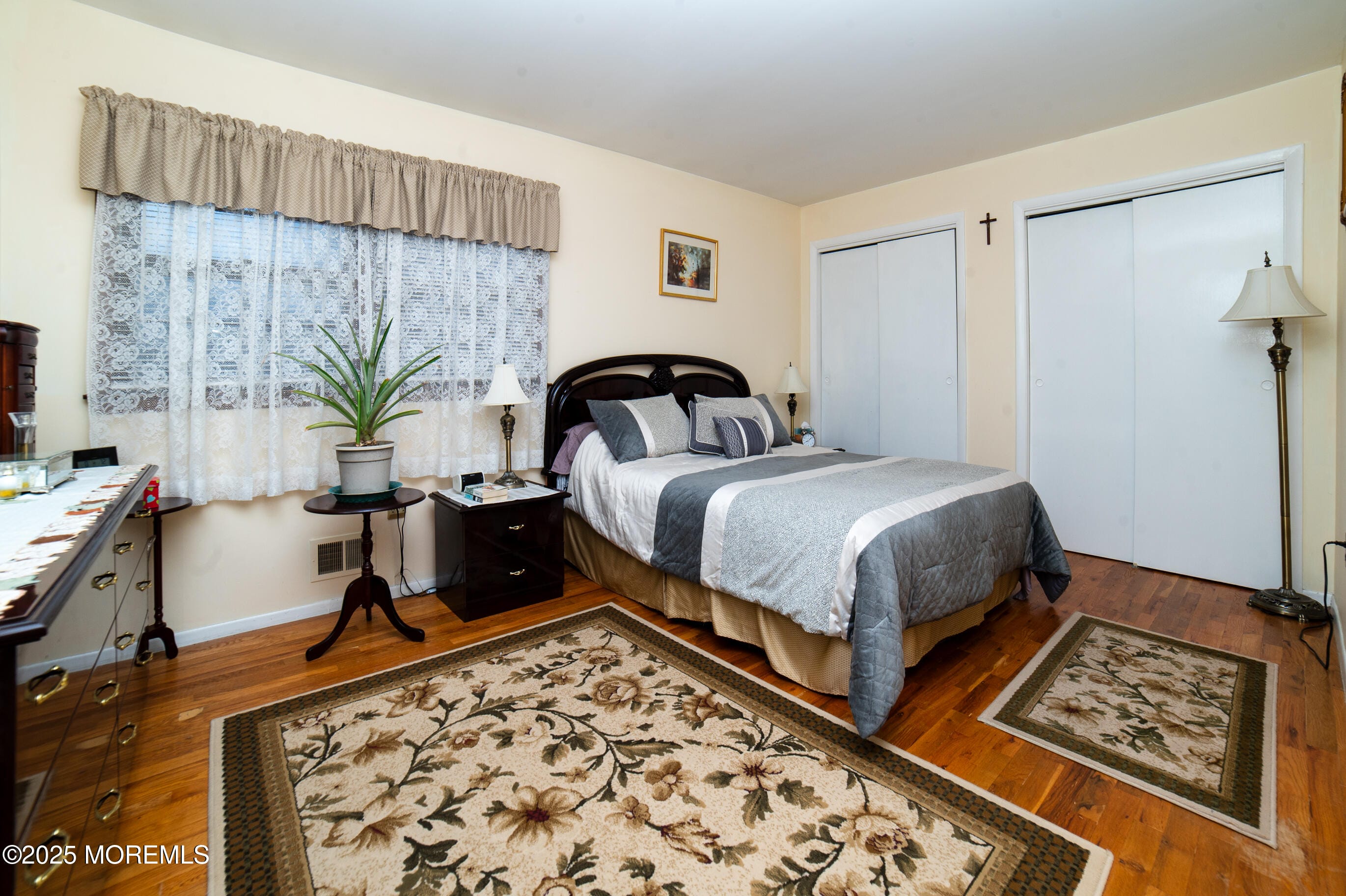 1226 E County Line Road Image 2