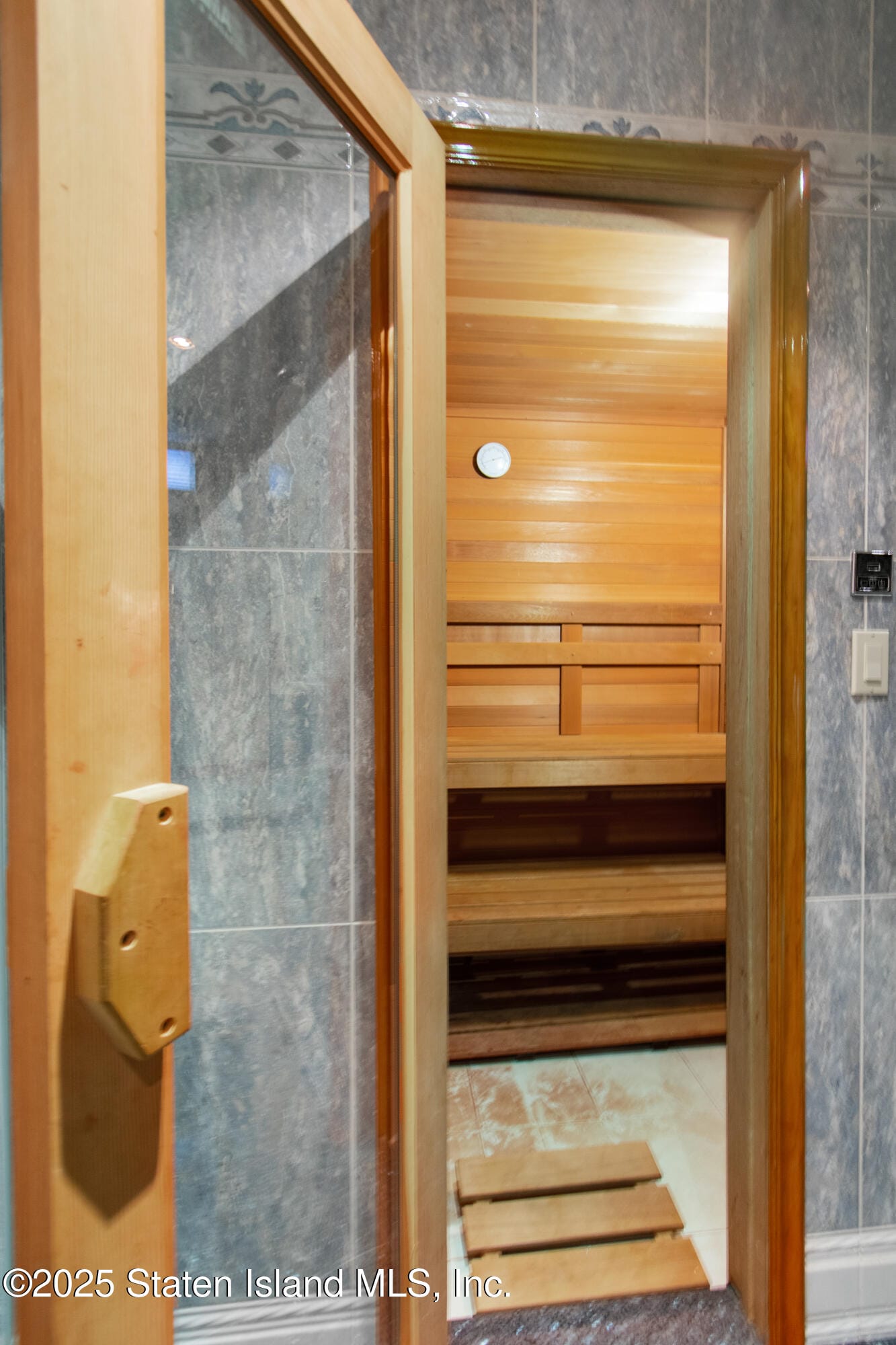 380 Gansevoort Boulevard, Staten Island, NY, 10314 image 24