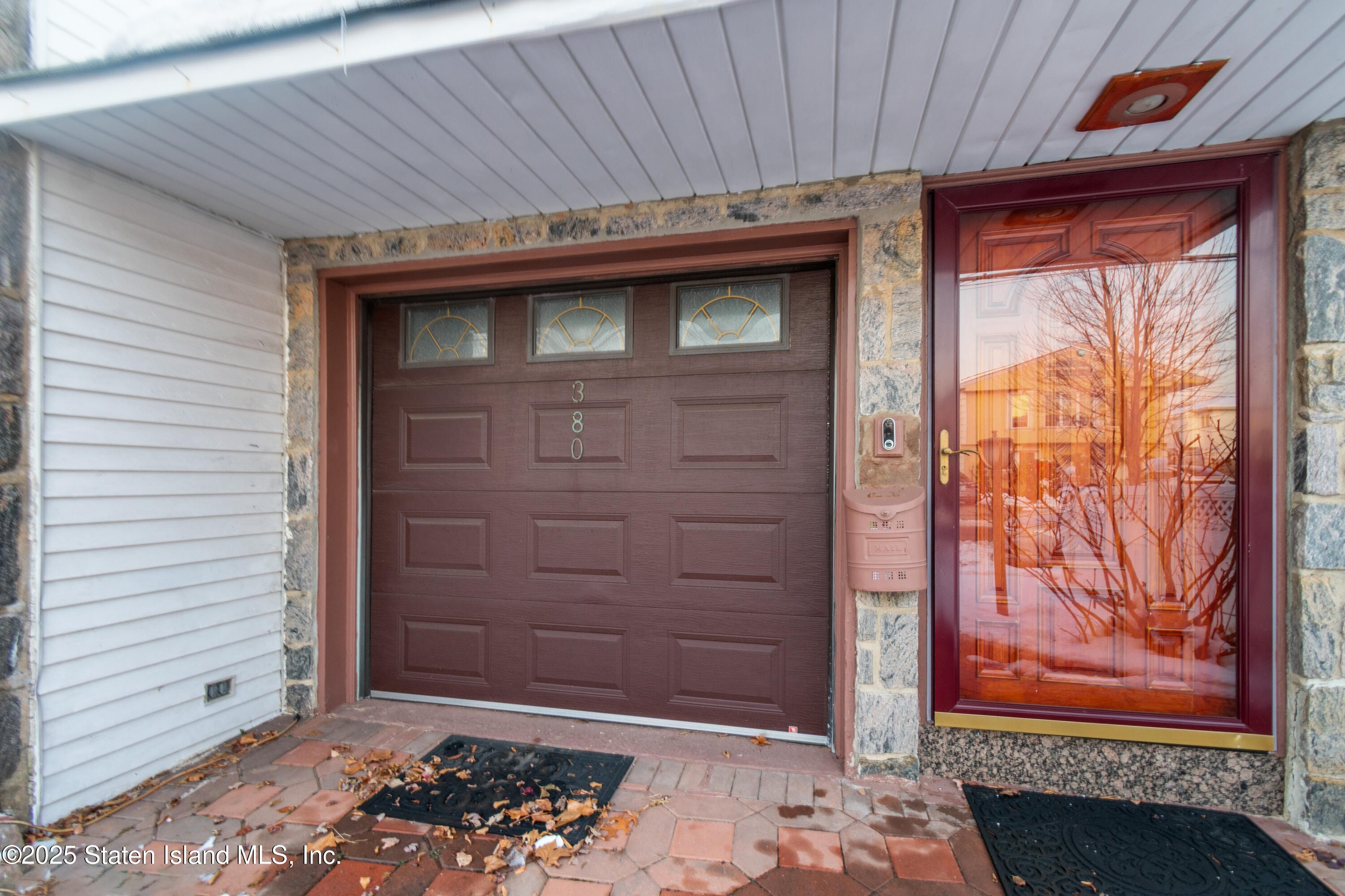 380 Gansevoort Boulevard Image 2