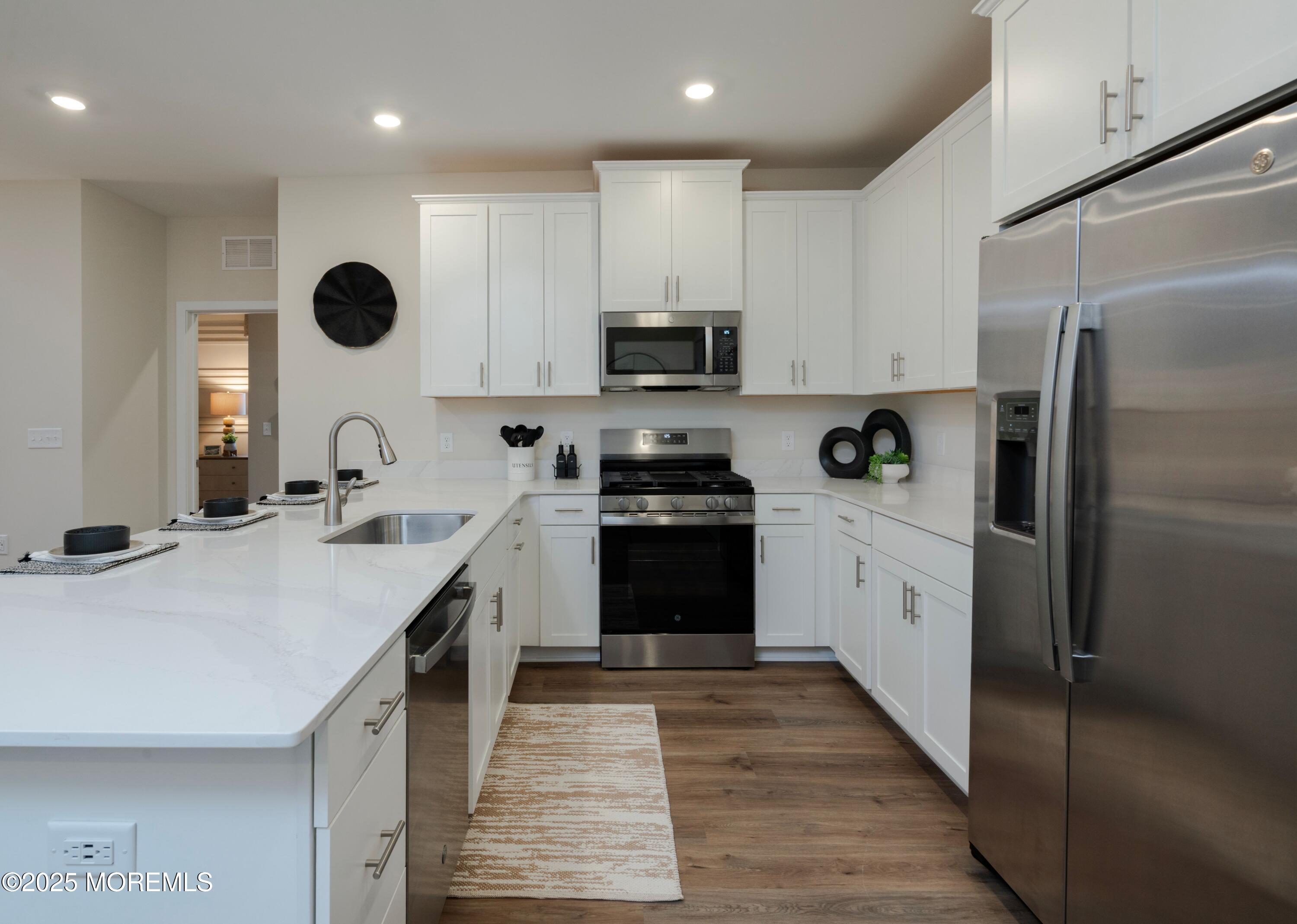 27206 Radford Court Image 2