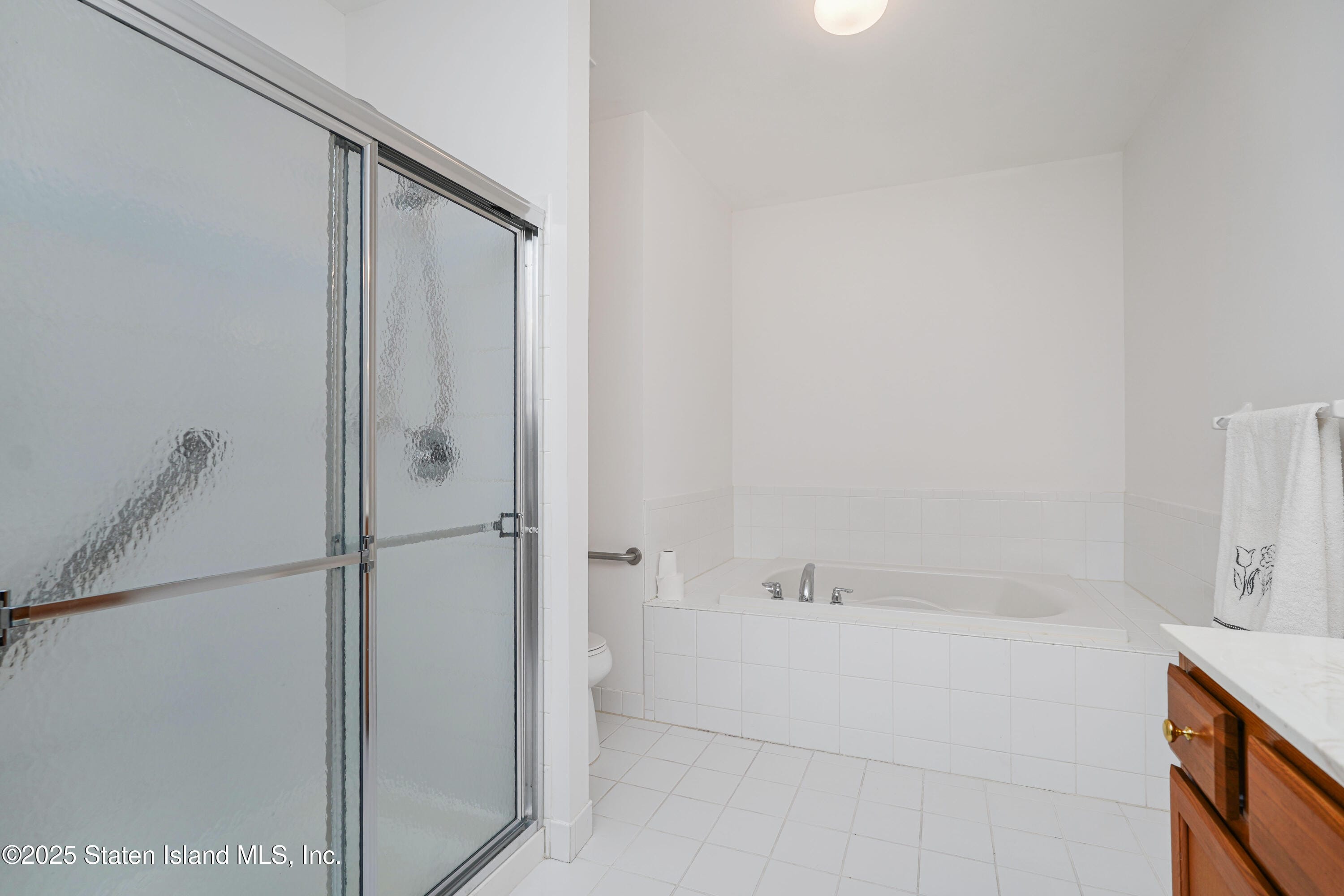 108 Picadilly Drive 108 Building #4, Morganville, NJ, 07751 image 19