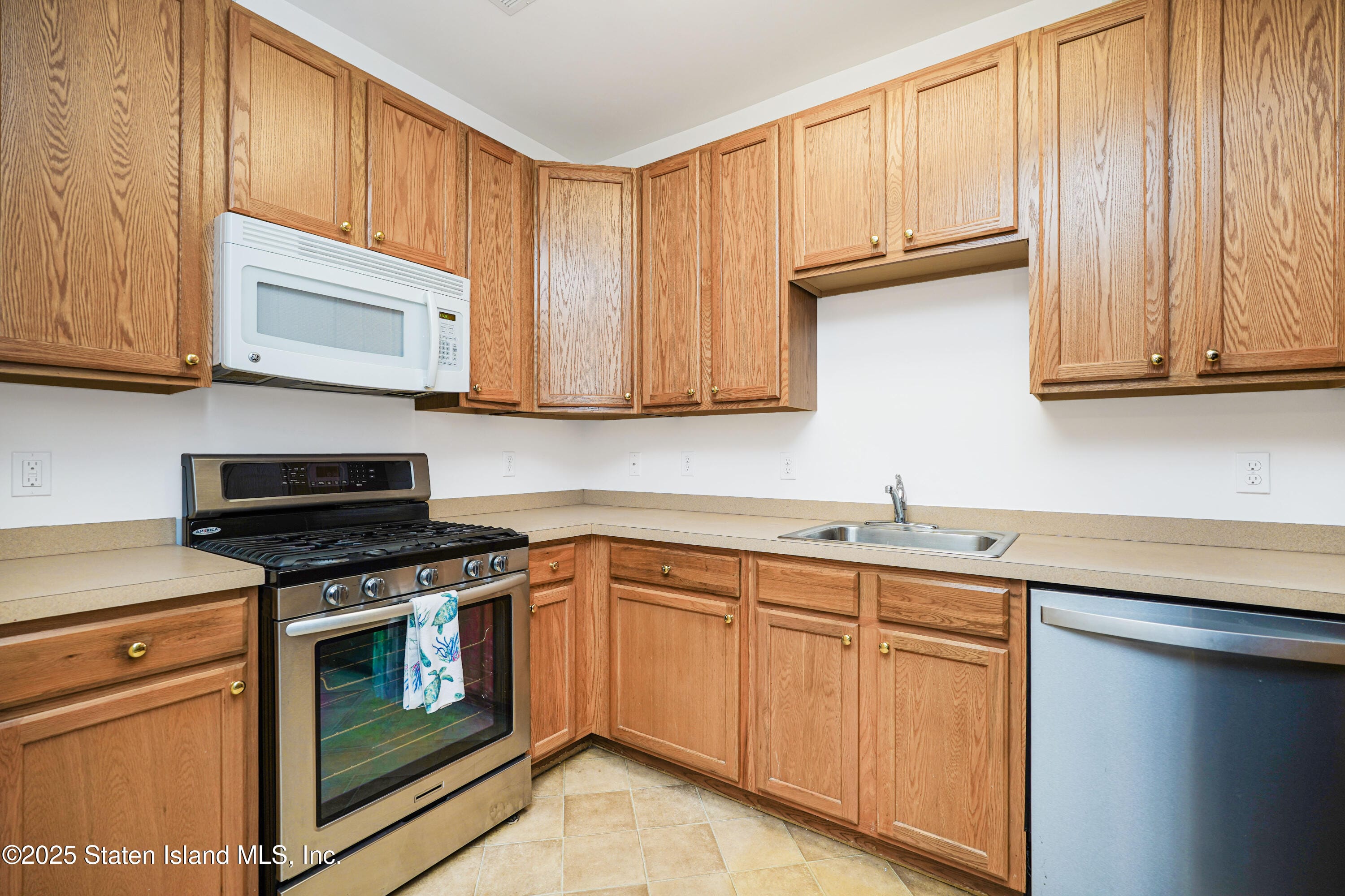 108 Picadilly Drive 108 Building #4, Morganville, NJ, 07751 image 9