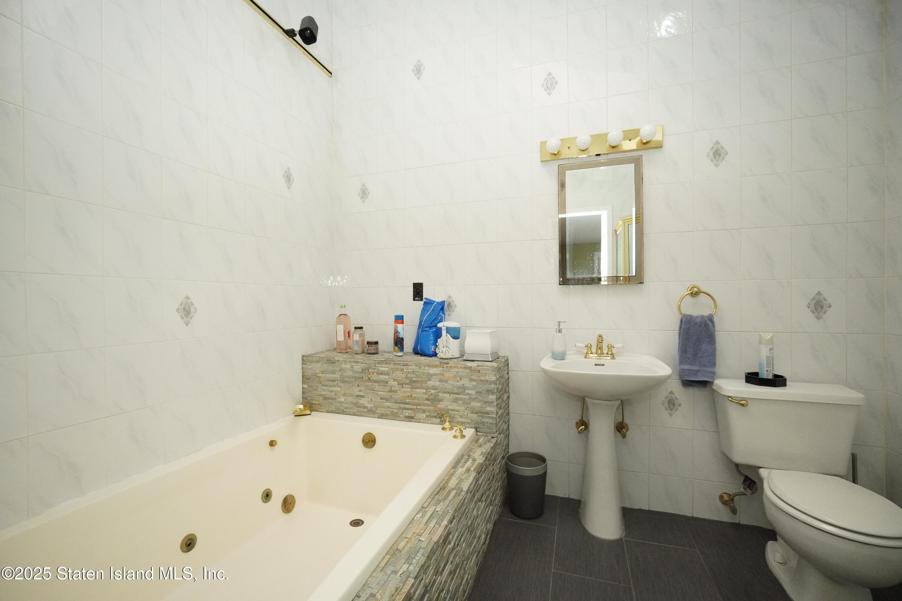 70 Major Avenue, Staten Island, NY, 10305 image 8