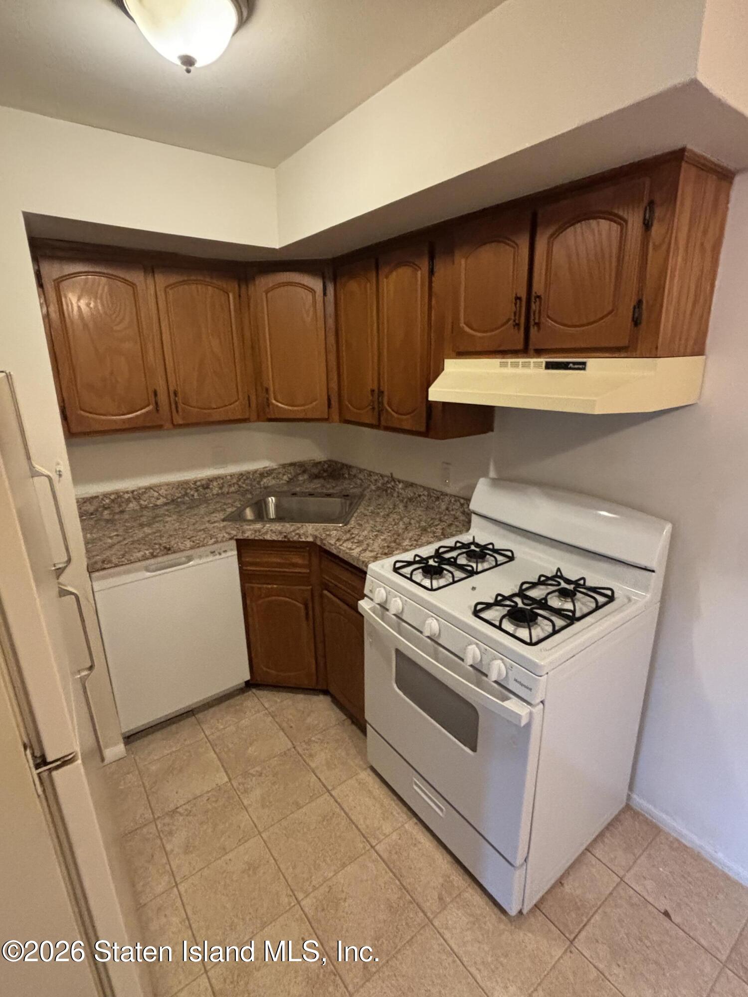 38 Daffodil Lane, Staten Island, NY, 10314 image 6