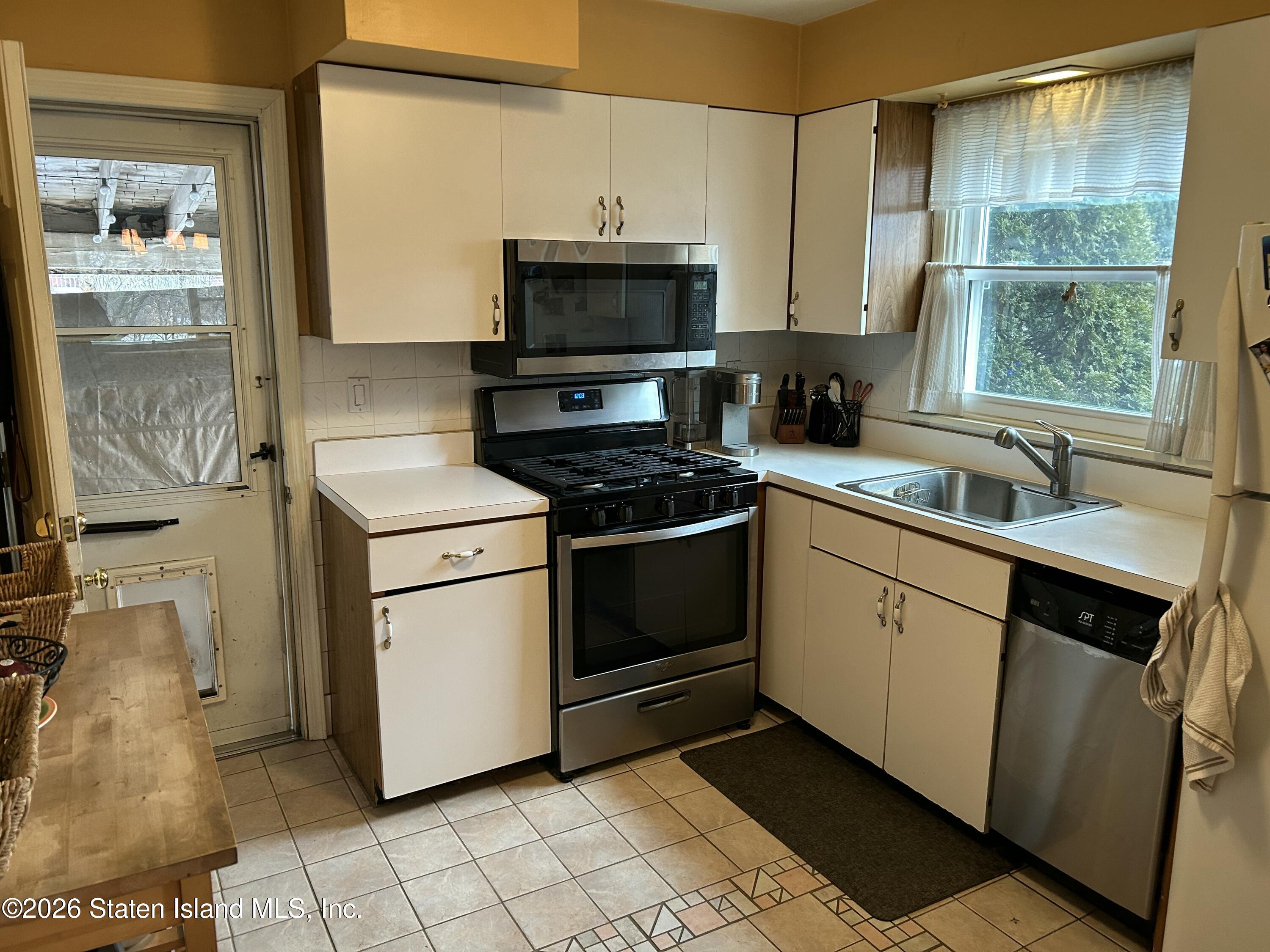 735 North Burgher Avenue, Staten Island, NY, 10310 image 8