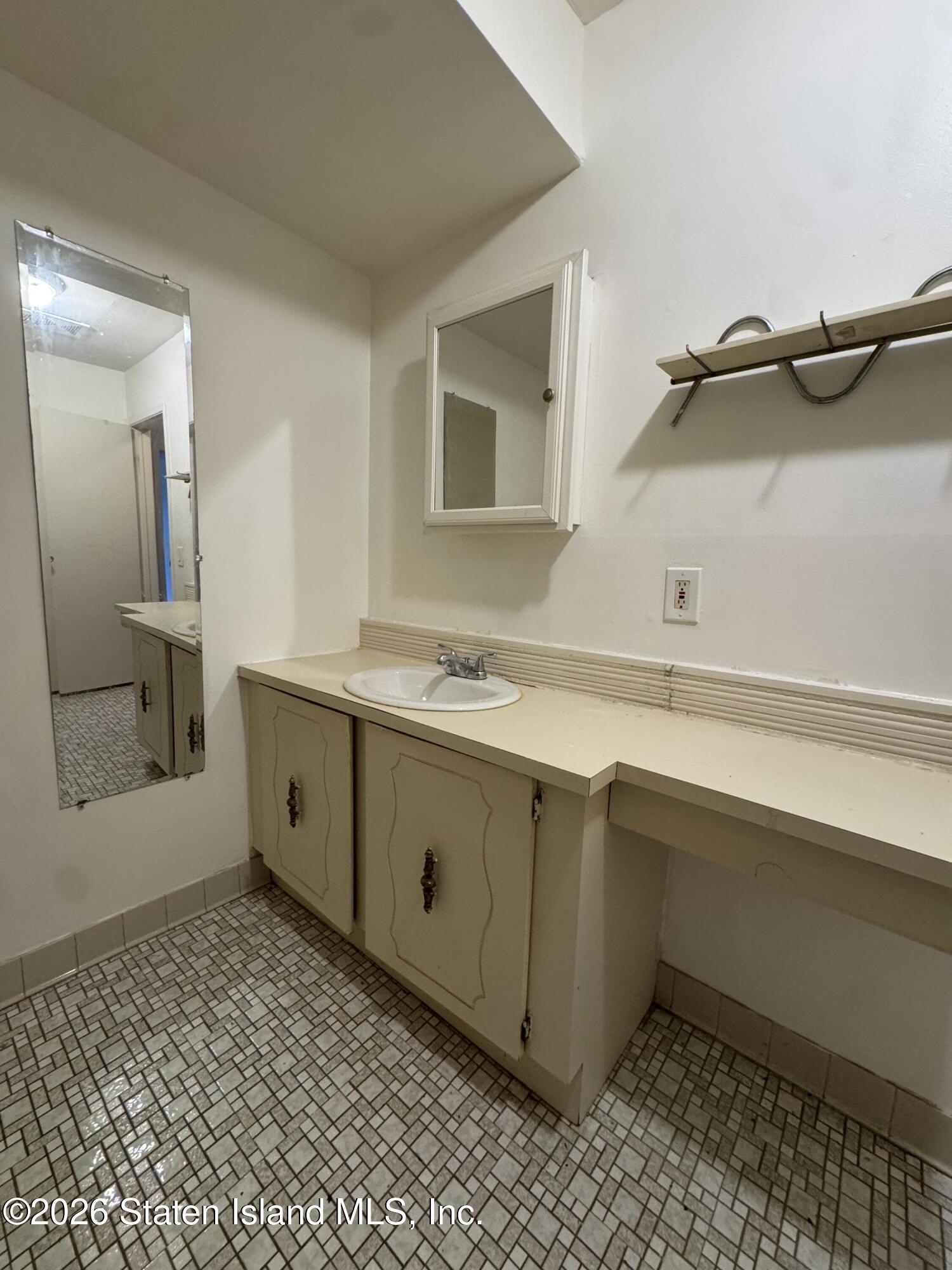 38 Daffodil Lane, Staten Island, NY, 10314 image 8