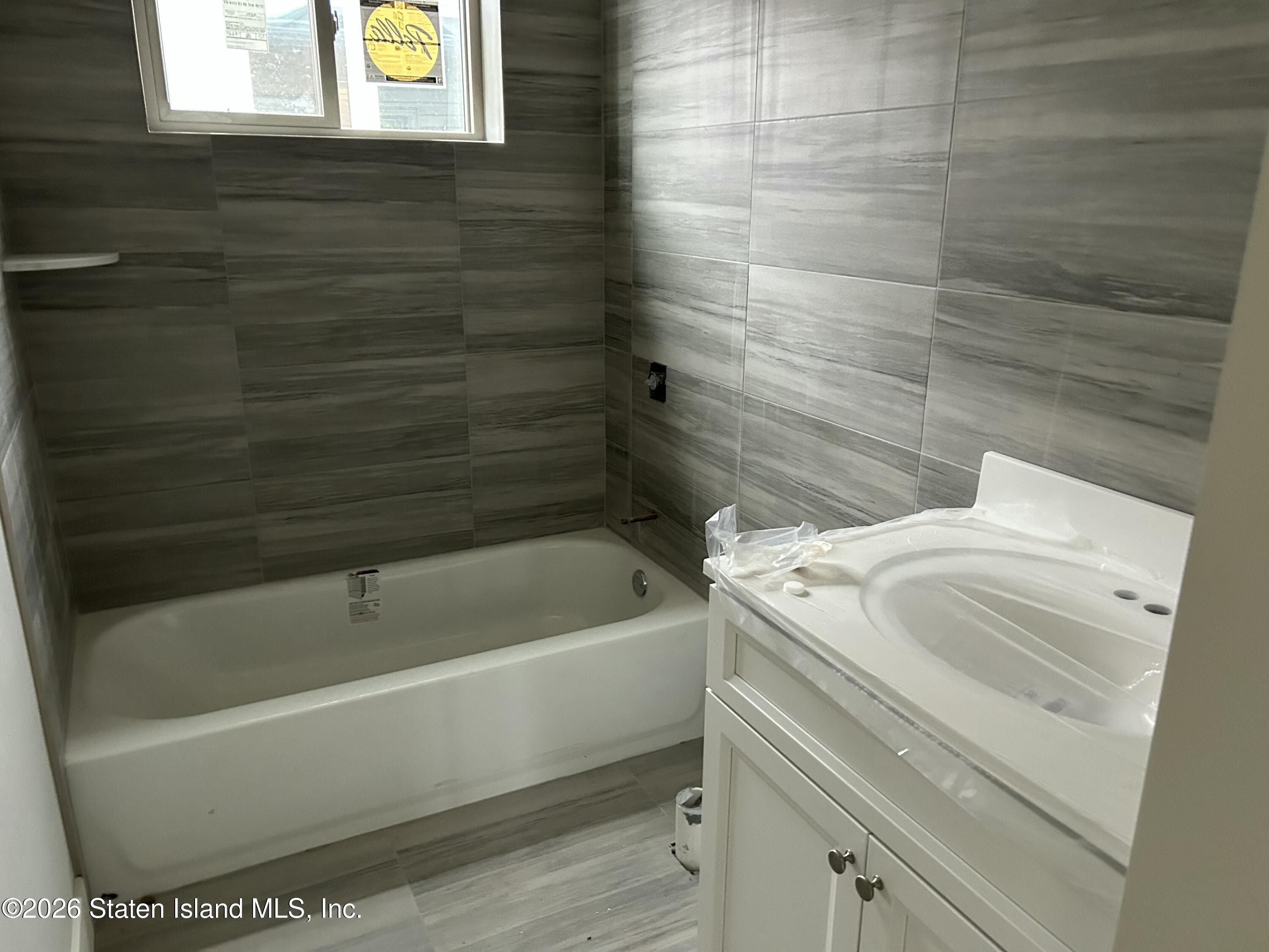 465 Stewart Avenue Image 5