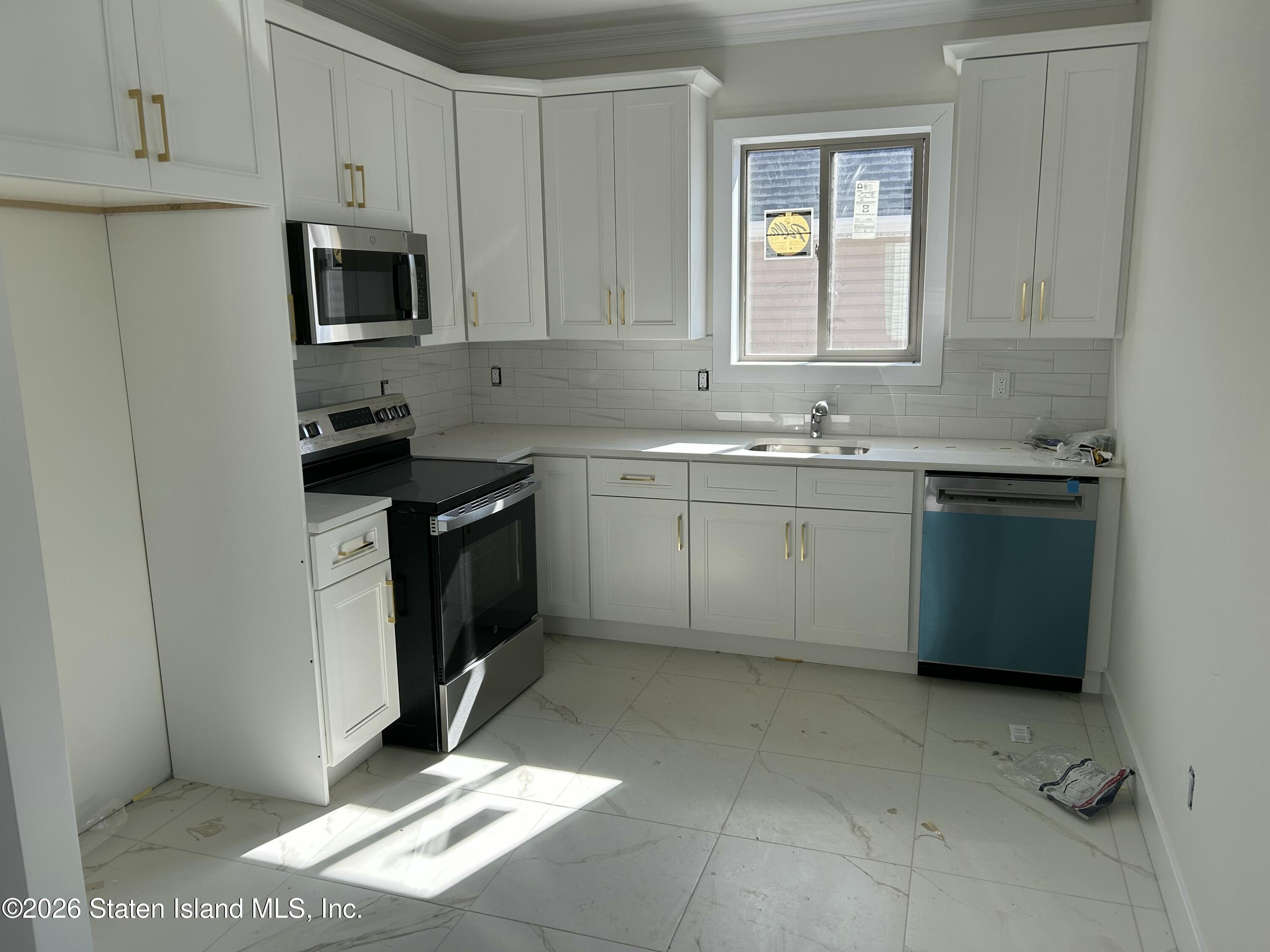 465 Stewart Avenue, Staten Island, NY, 10314 image 6