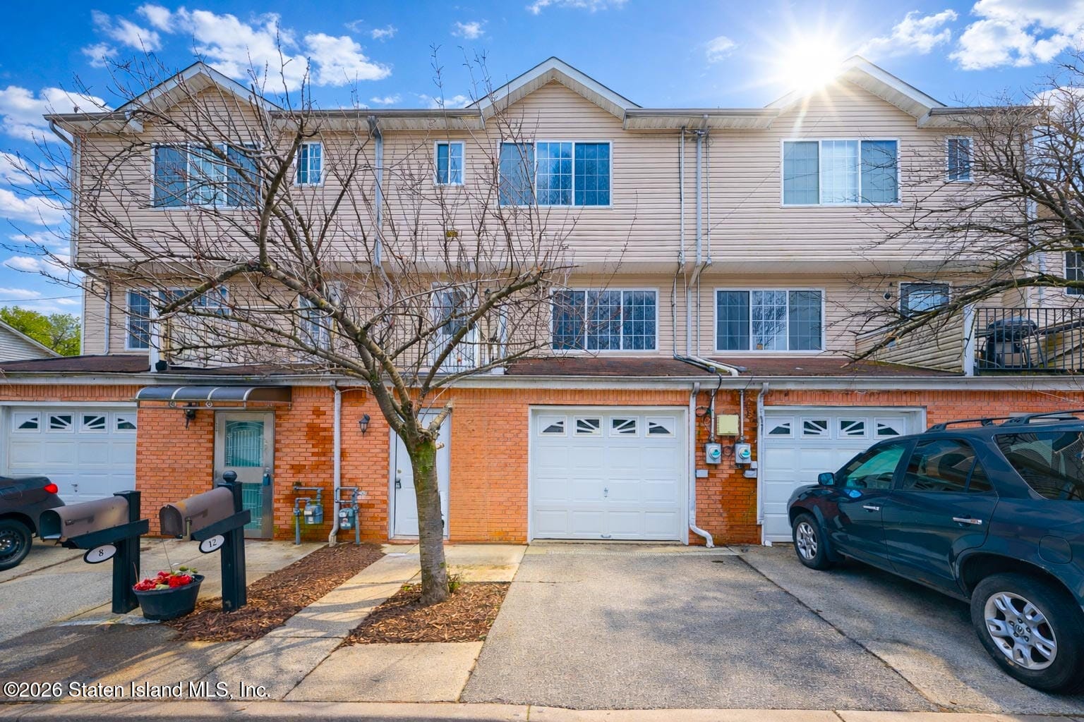 12 Tompkins Place Image 1