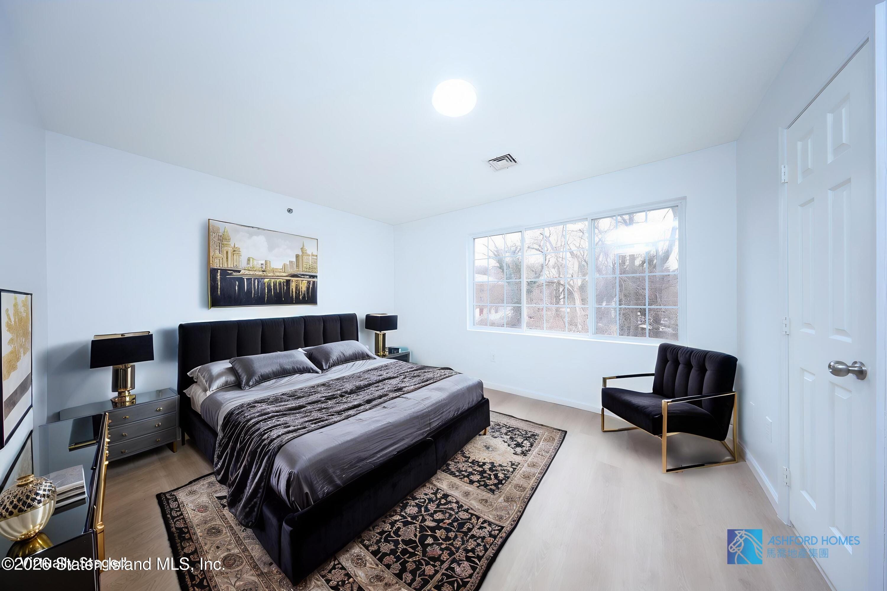 12 Tompkins Place Image 5