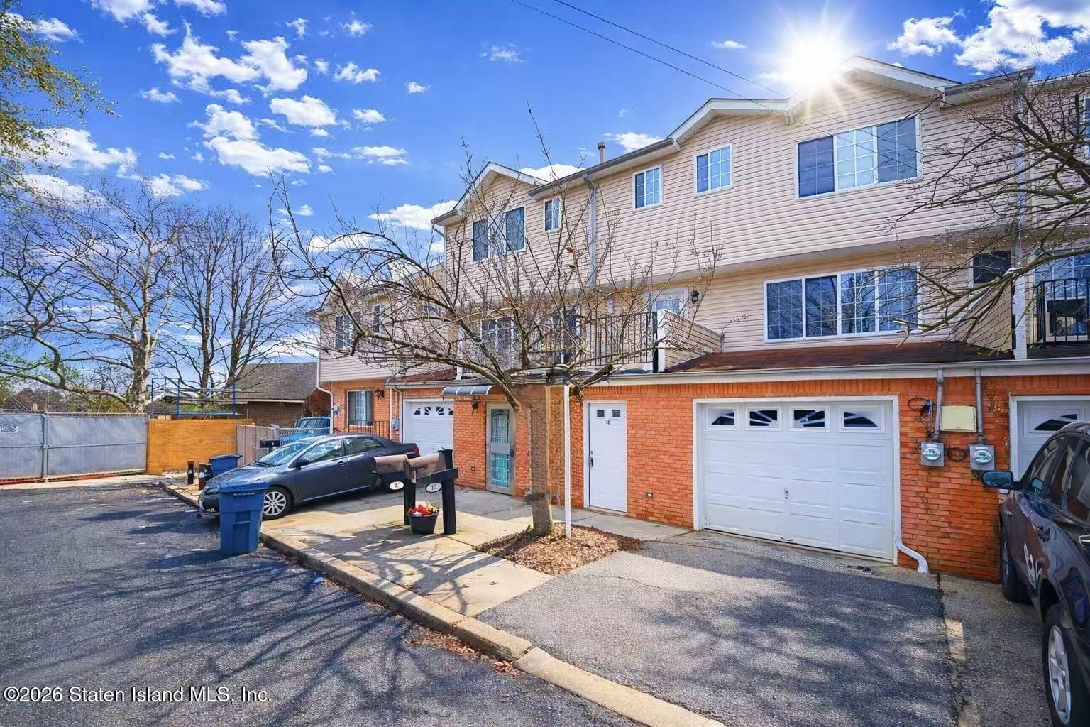 12 Tompkins Place Image 2