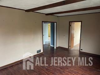 6 Gates Avenue Image 5