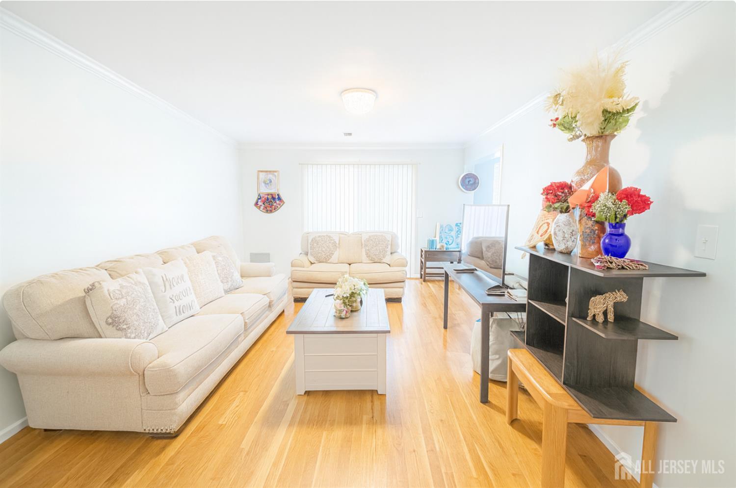 401 SHARON GARDEN Court Image 3