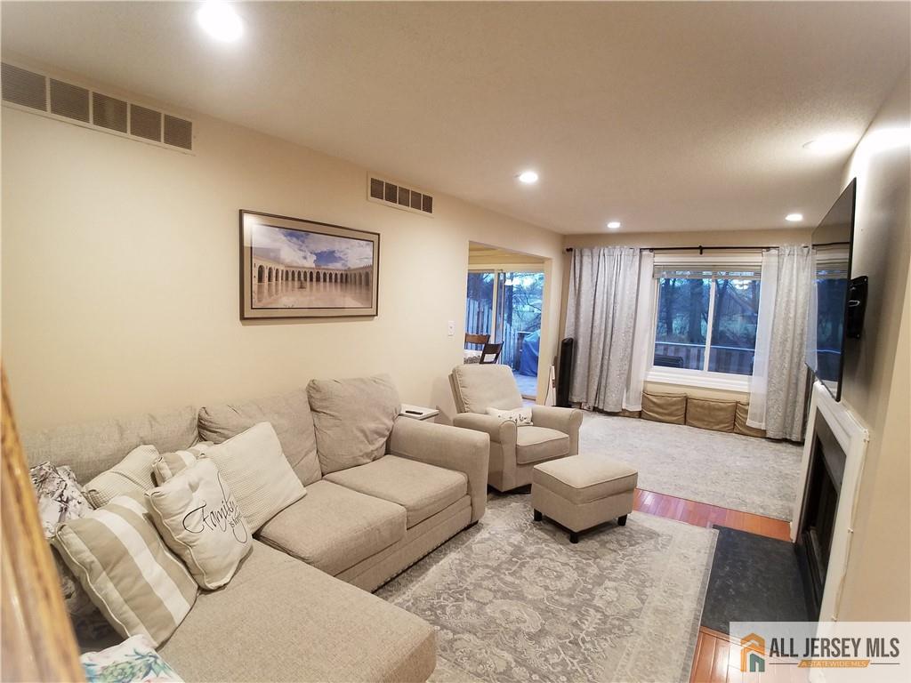 53 Regal Drive Image 3