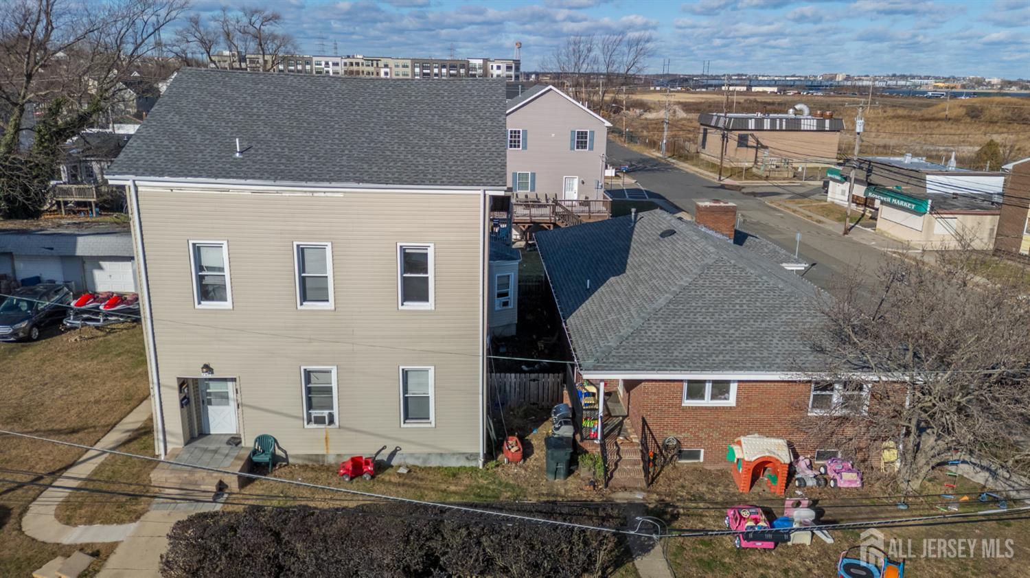 122 S Rosewell Avenue Image 1