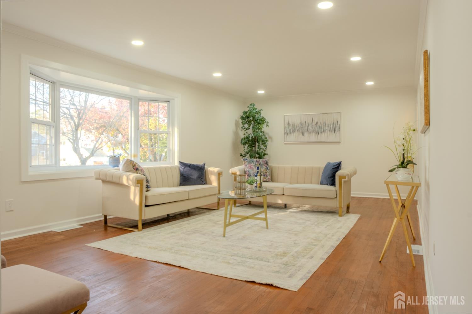 2 Duchamp Place Image 4