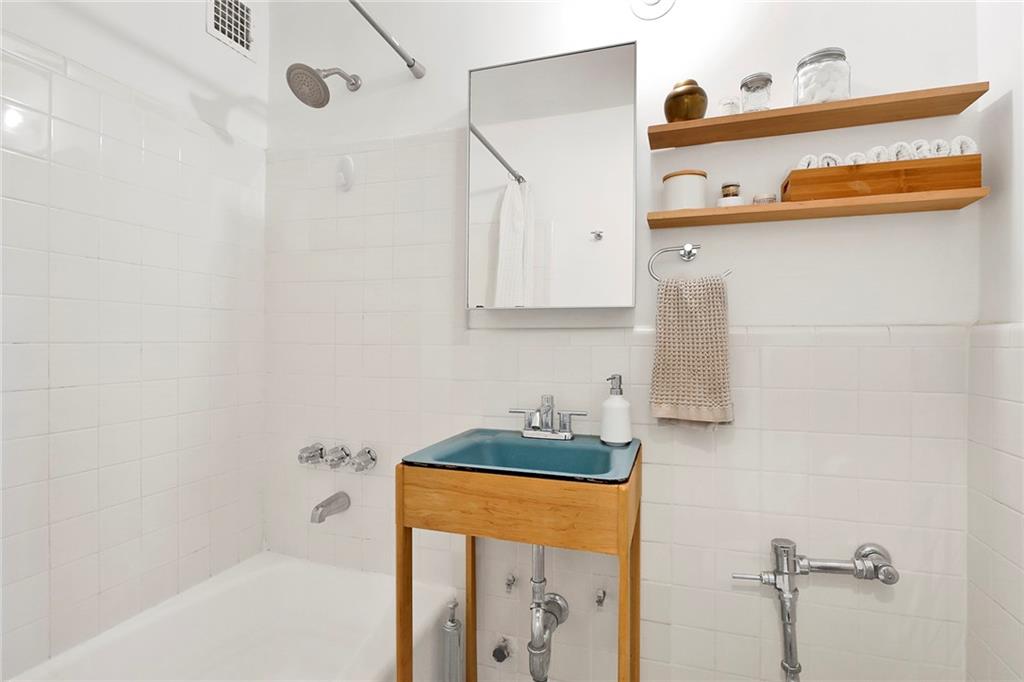 400 East 17th Street 709, Brooklyn, New York, 11226 image 17