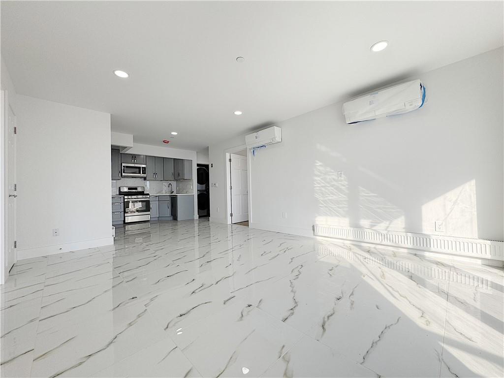 2819 West 17th Street 4B Image 2