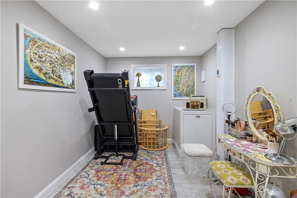 40 Rockwell Avenue, Staten  Island, New York, 10305 image 18