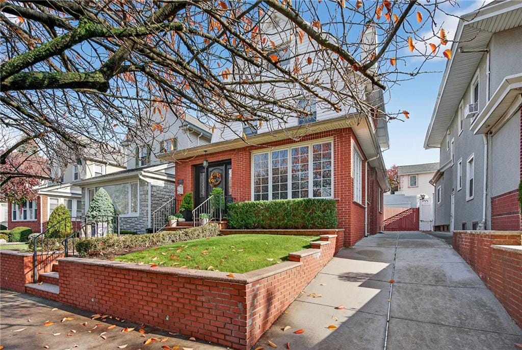 8015 Ridge Boulevard Image 2