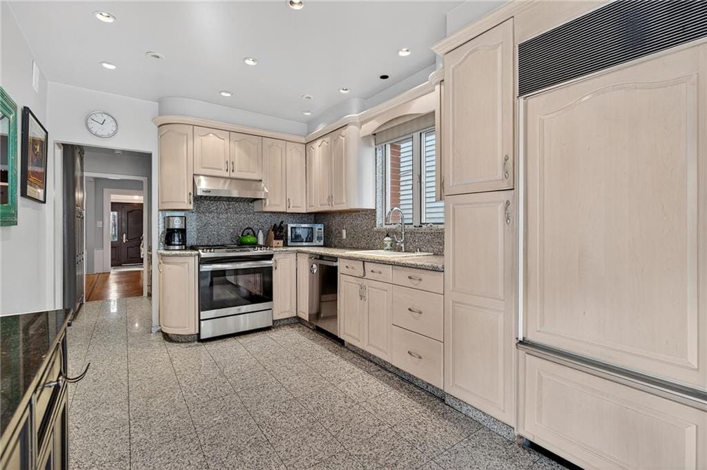 8015 Ridge Boulevard, Brooklyn, New York, 11209 image 15