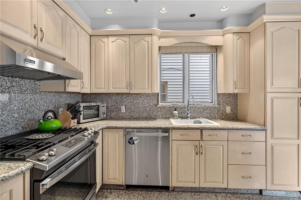 8015 Ridge Boulevard, Brooklyn, New York, 11209 image 16