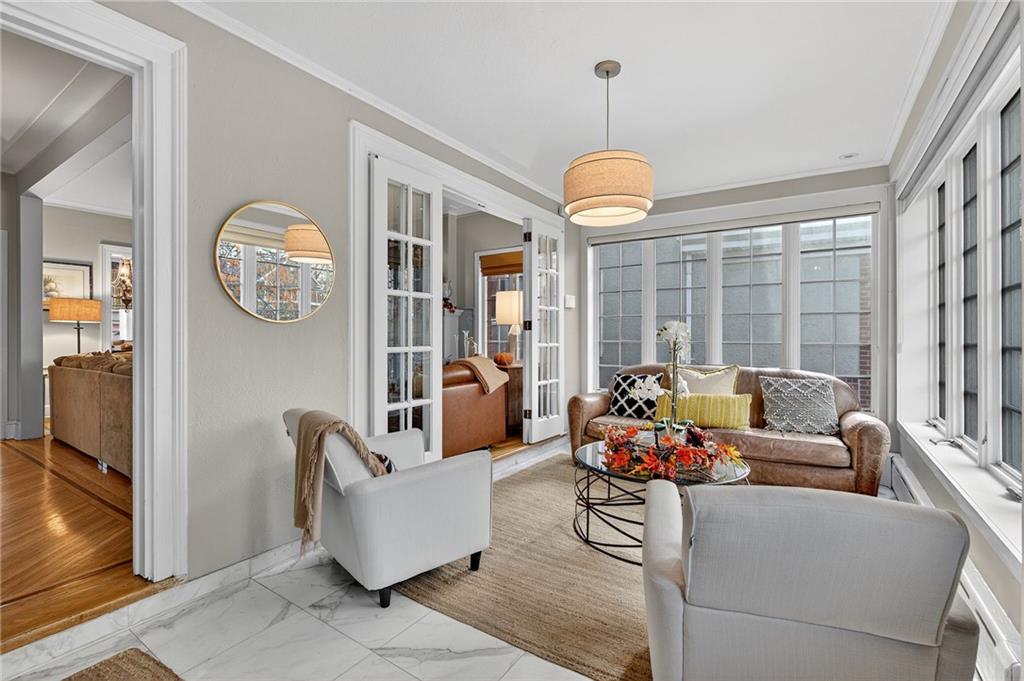 8015 Ridge Boulevard Image 4